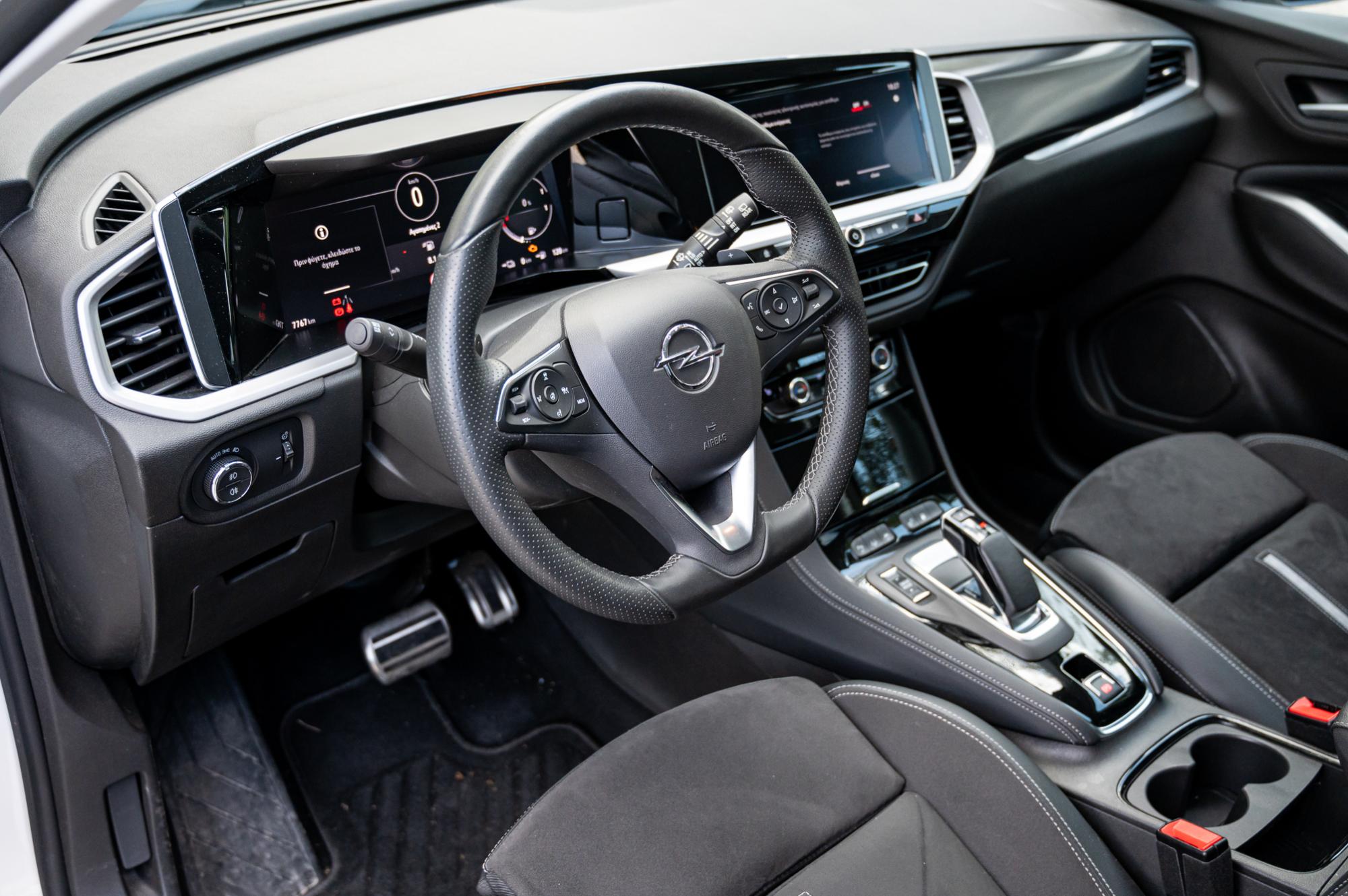 Test: Opel Grandland GSe 4x4 300Ps