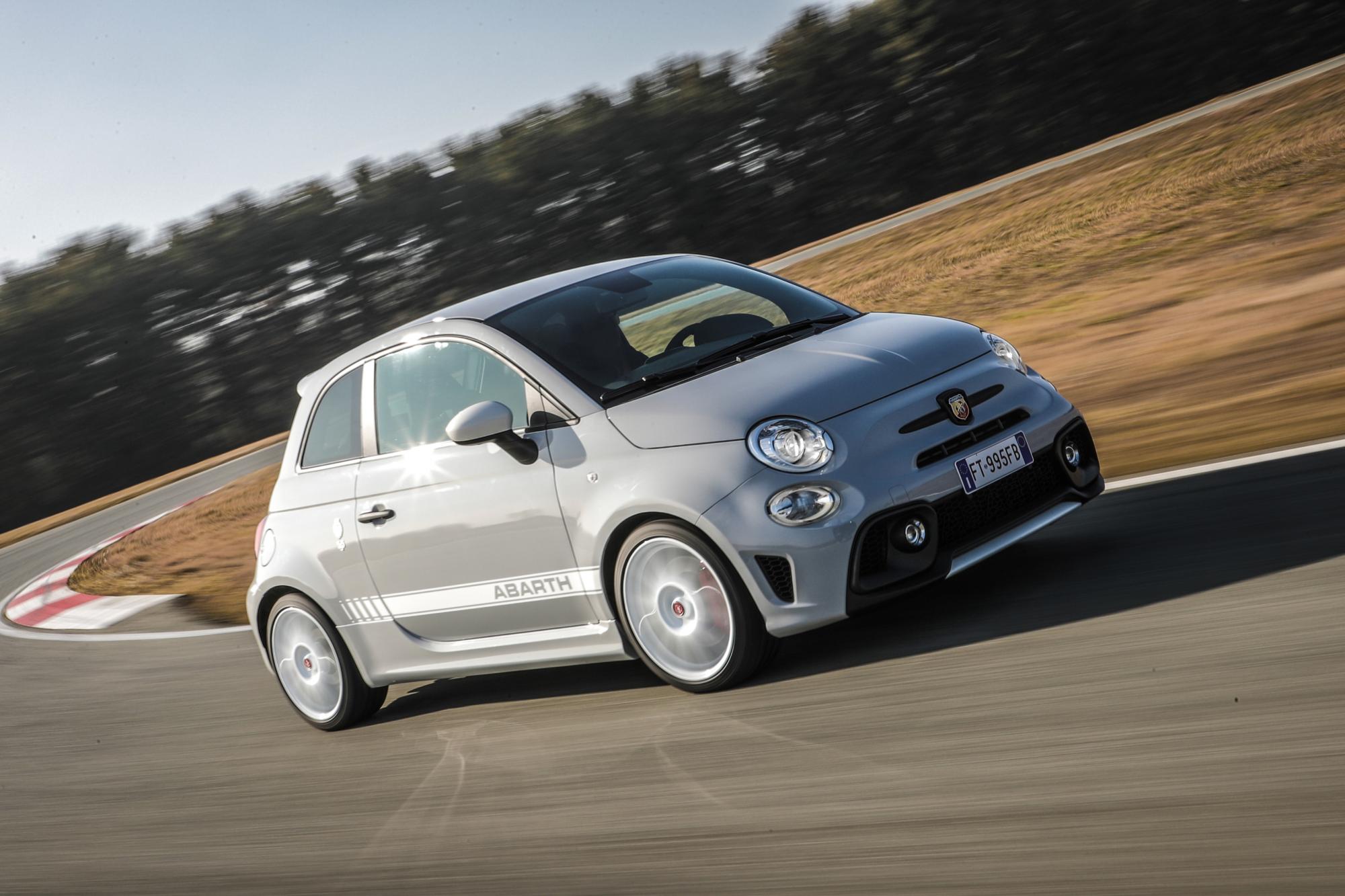 Στην Ελλάδα το Abarth 595 esseesse: Το «αρνάκι» έγινε «Λύκος»