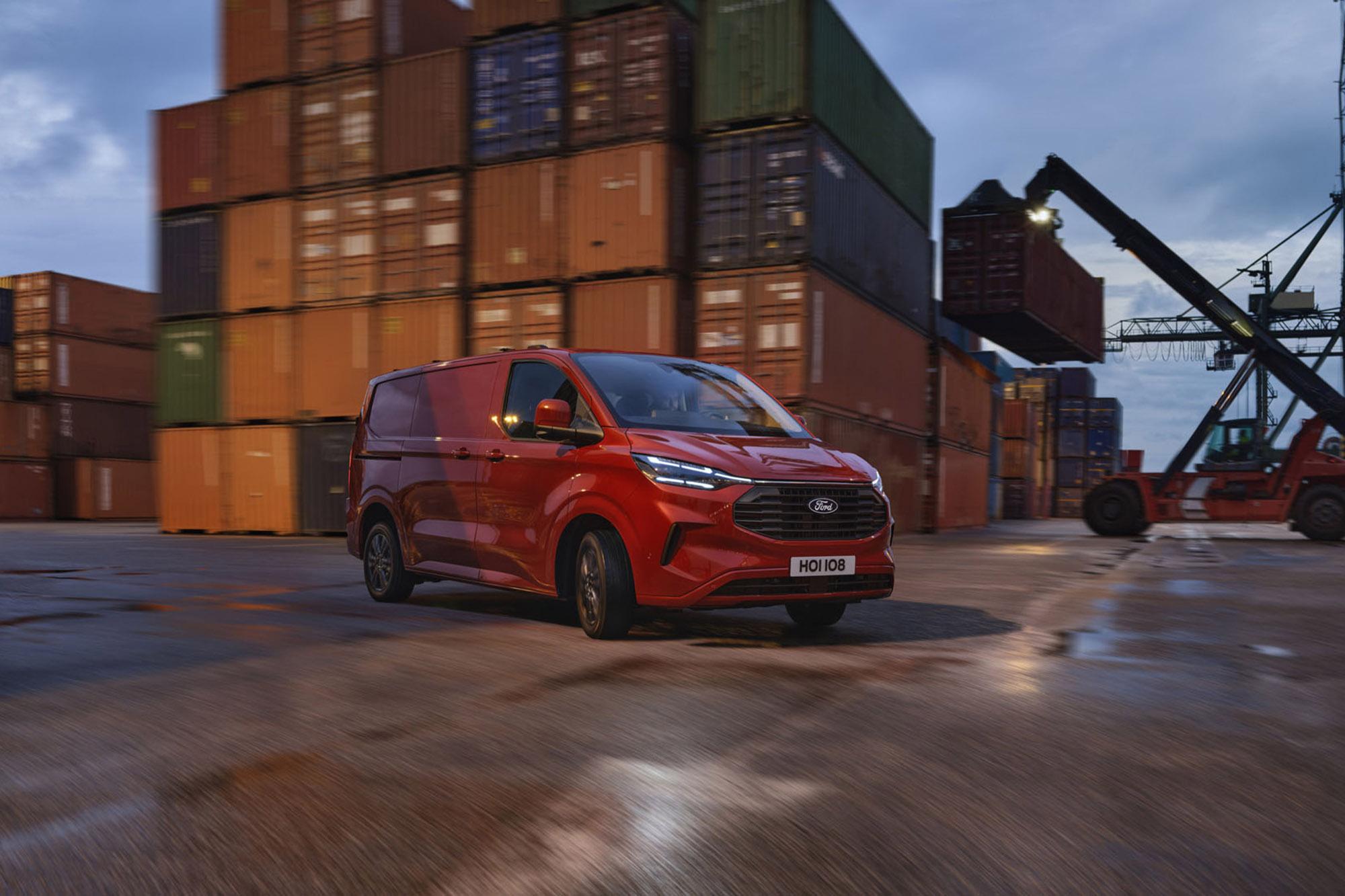 Στην Ελλάδα τα νέα Ford Transit Custom και Tourneo Custom