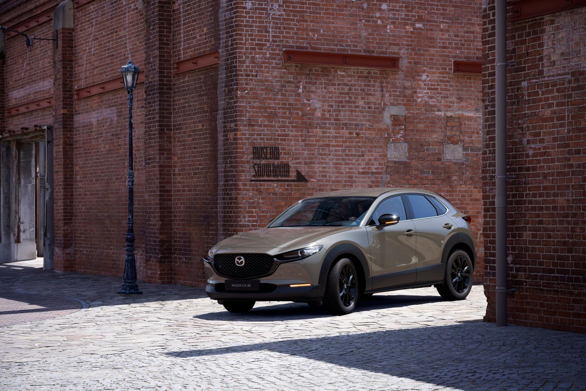Νέες ειδικές εκδόσεις «Nagisa» για τα Mazda3 και CX-30