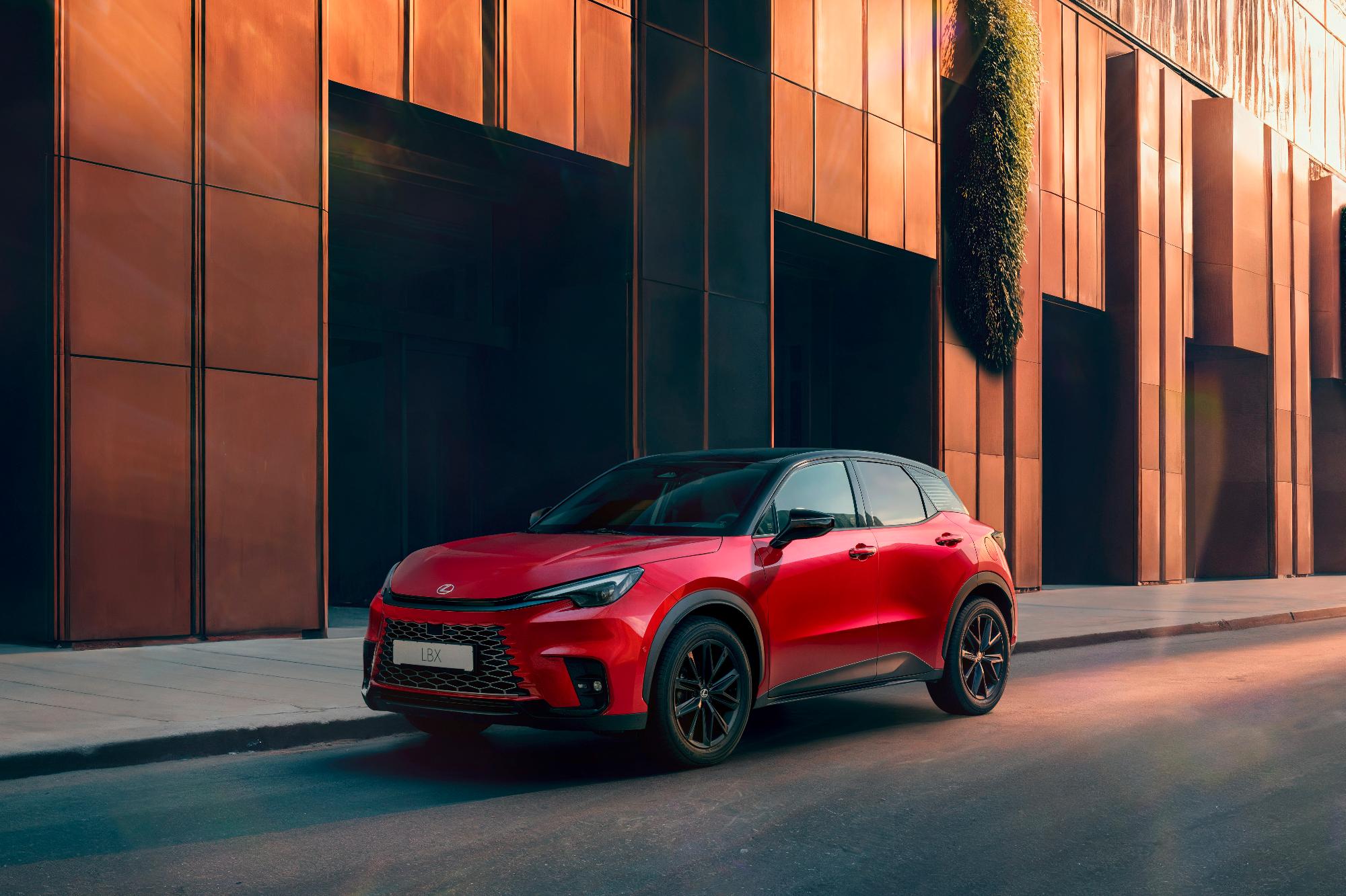  H Lexus αποκαλύπτει την Vibrant Edition στο LBX