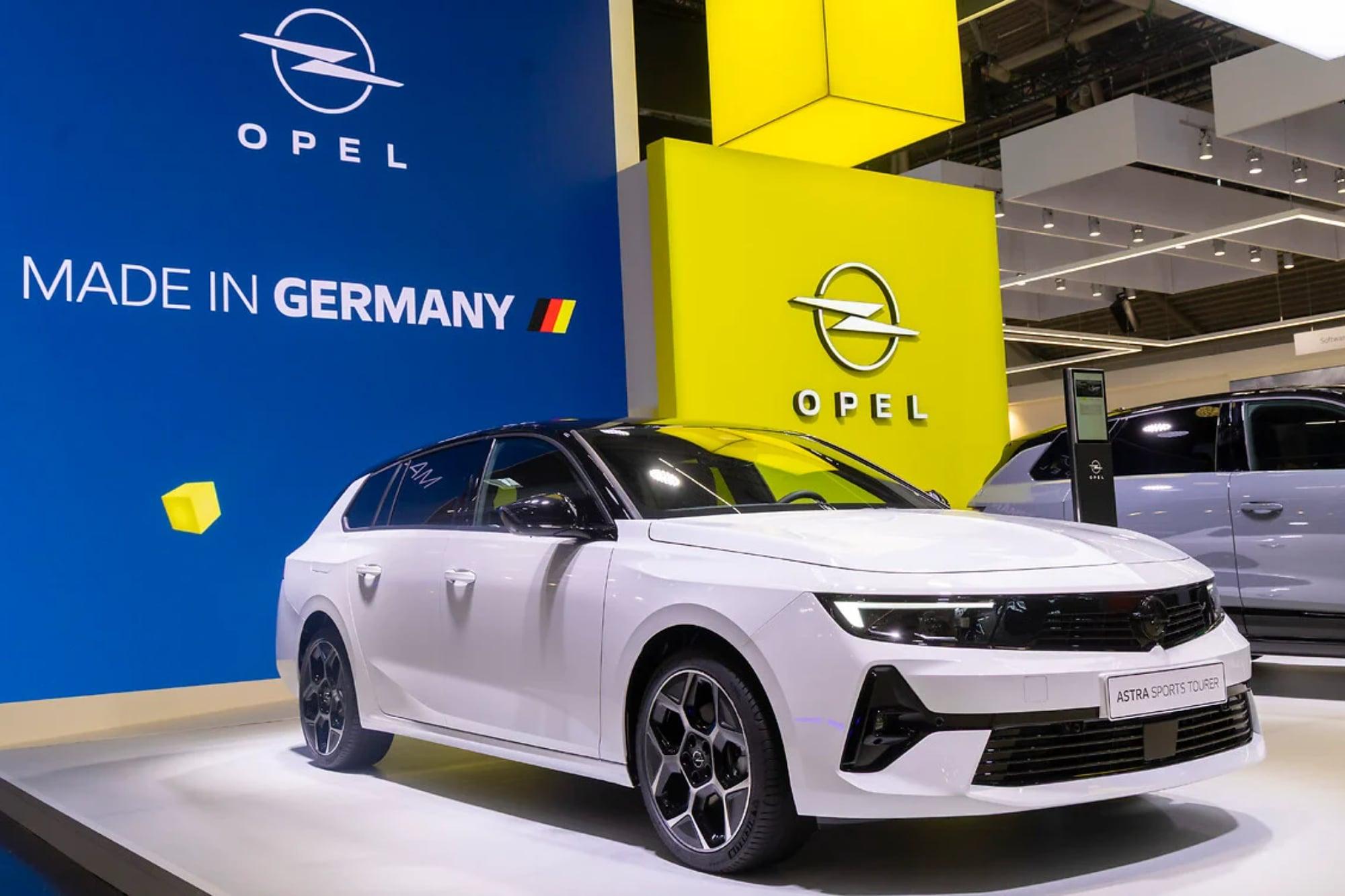 Νέα μεγαλύτερη μπαταρία για το Opel Astra PHEV