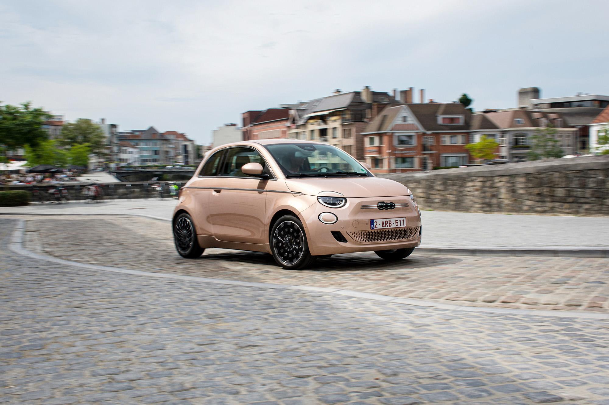 Επίδειξη -τεχνολογικής- δύναμης από το FIAT 500 στο ROM-E