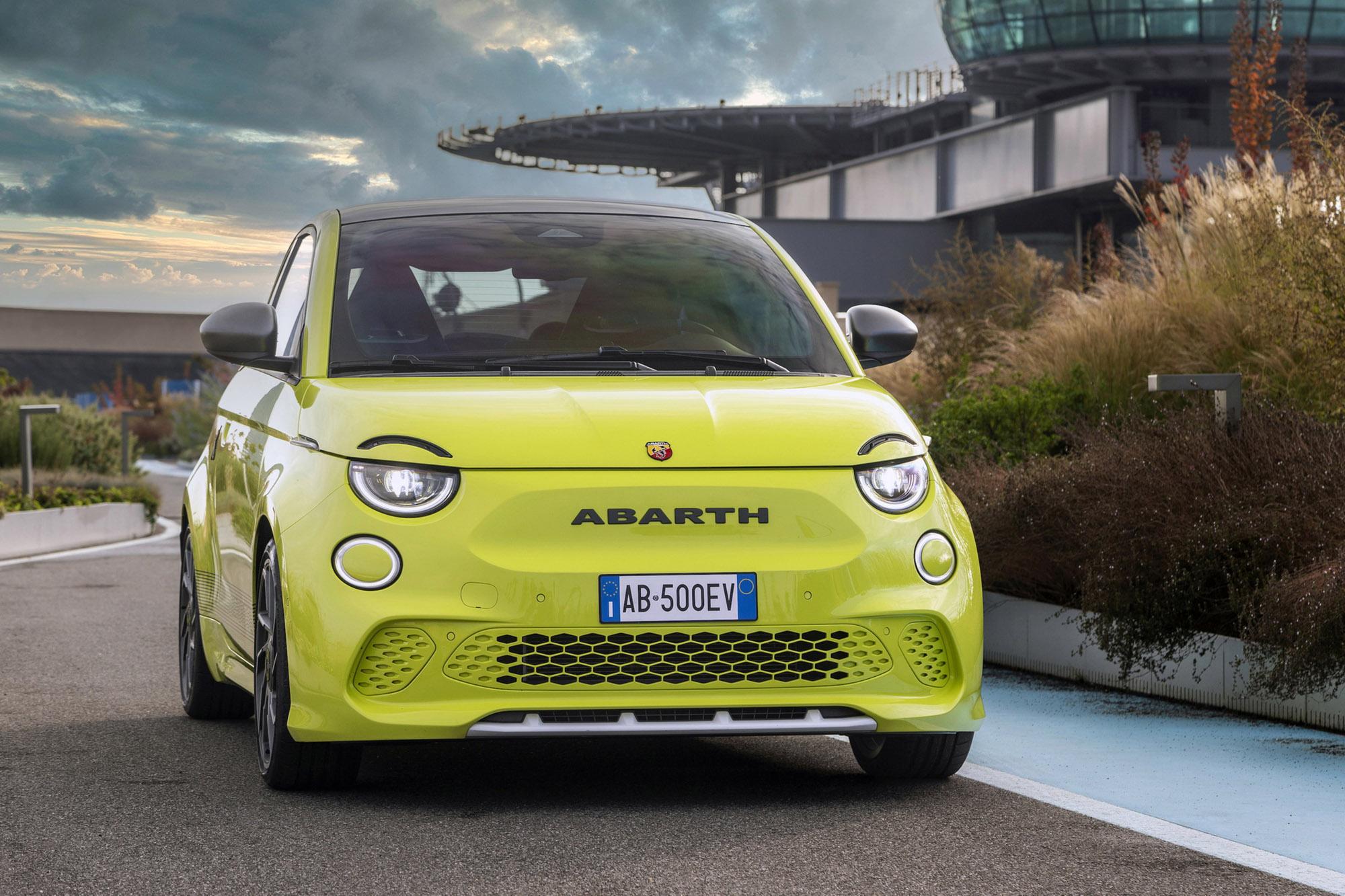 Πρεμιέρα για το Abarth 500e