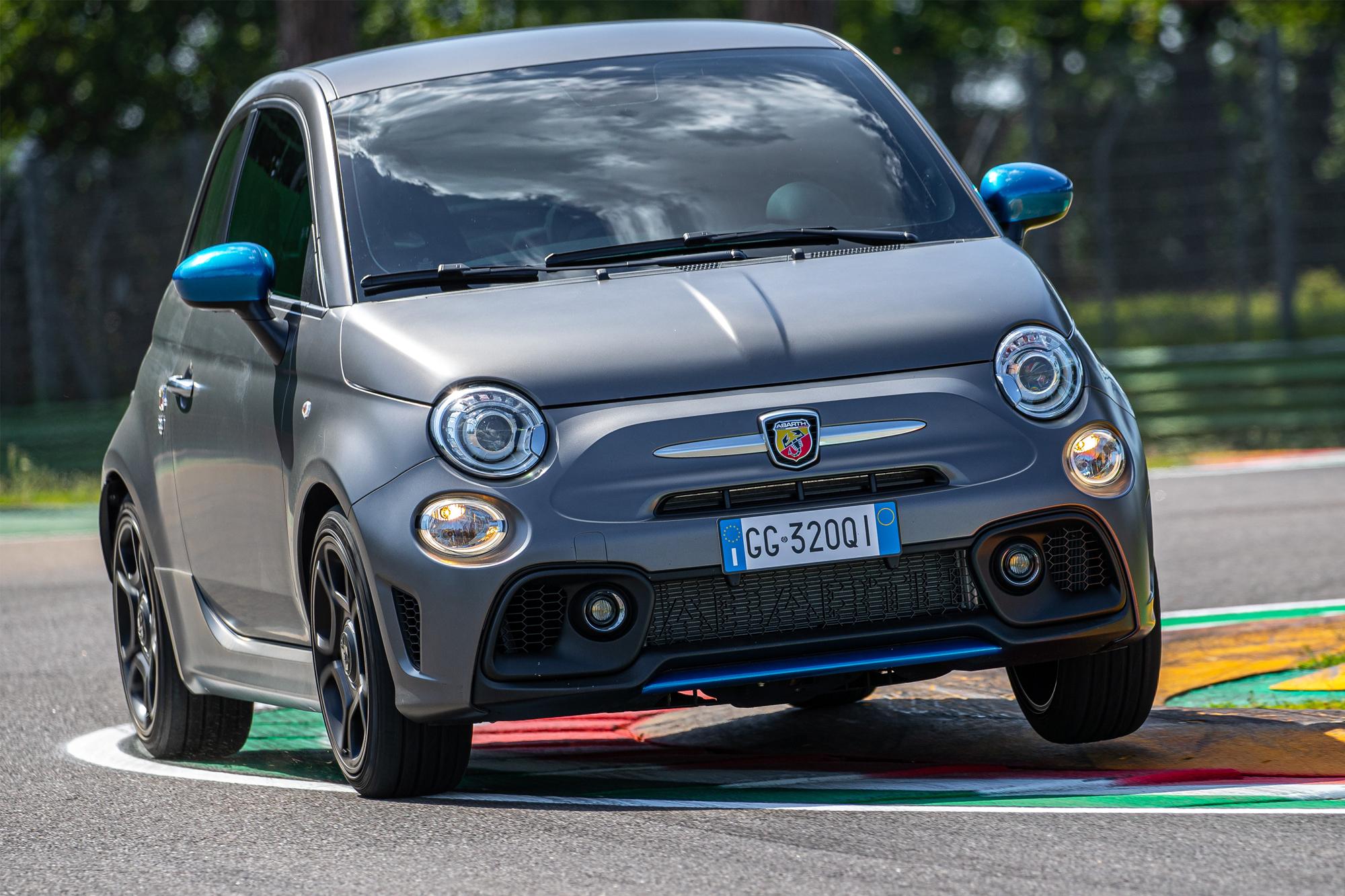 Το Abarth F595 στην Ελλάδα από €22.500
