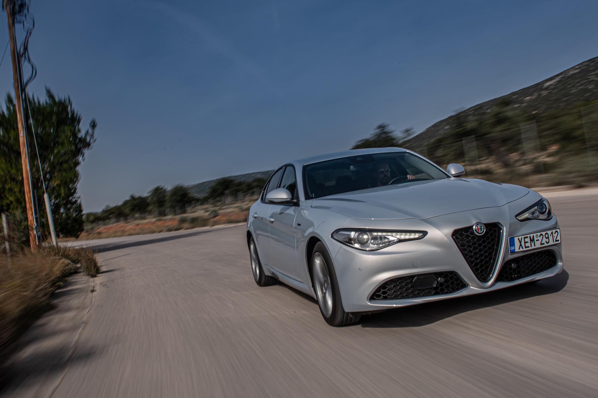 Alfa Romeo Giulia Sprint 2.0 ΤΒ 200PS