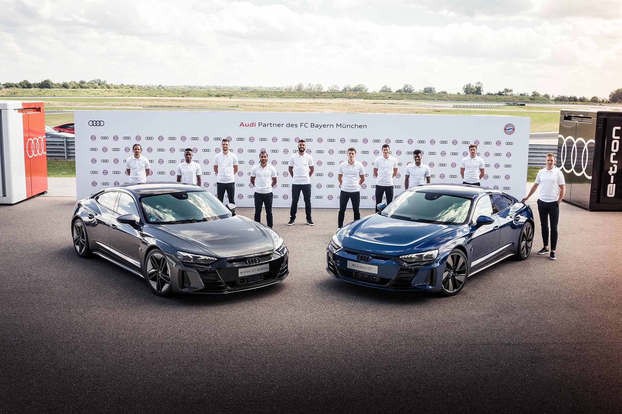 Οι ποδοσφαιριστές της FC Bayern οδηγούν Audi e-tron GT