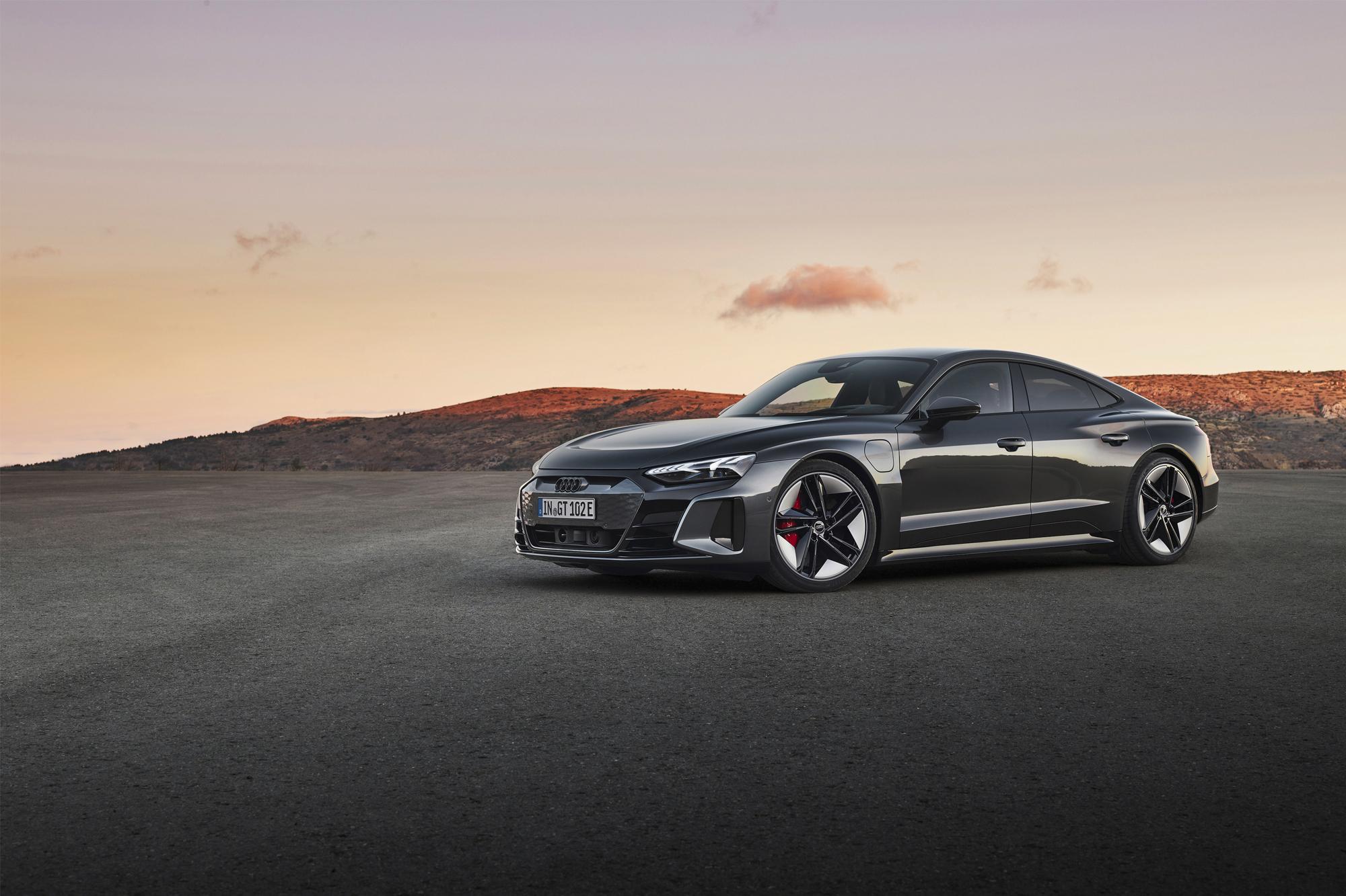 Το Audi e-tron GT αποκαλύπτεται