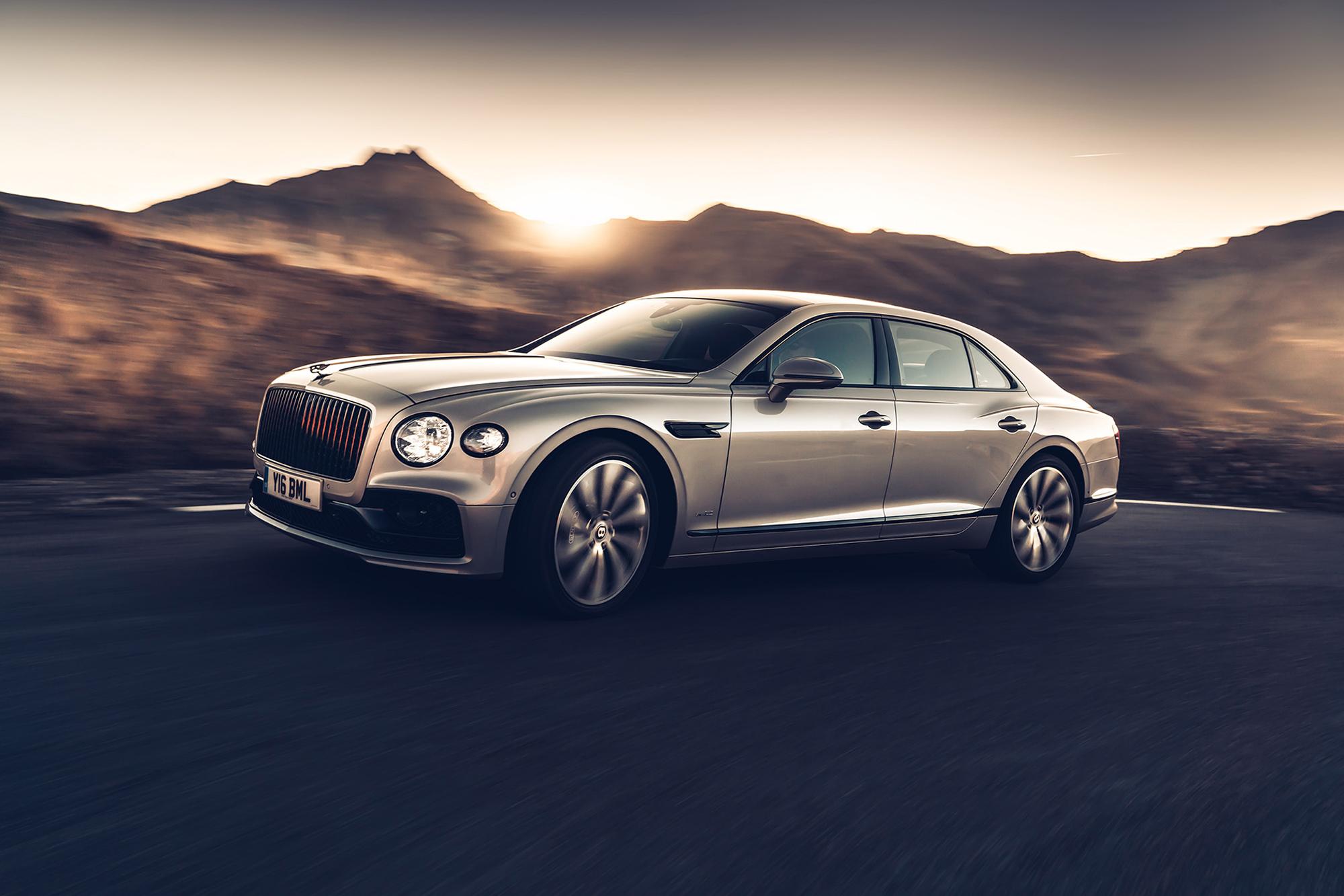 Παγκόσμια πρωτιά της Bentley με τρισδιάστατα πάνελ ξύλου στη νέα Flying Spur