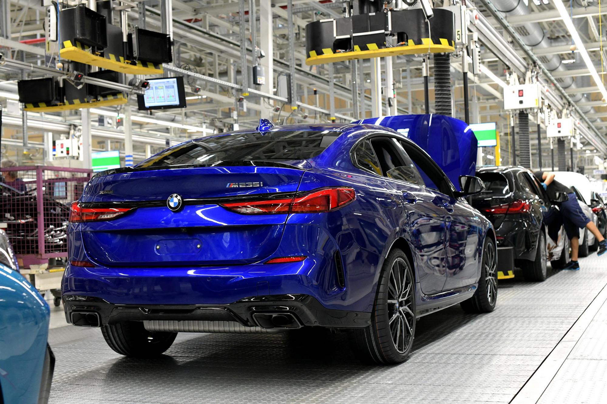 Η BMW σταματάει προσωρινά τις γραμμές παραγωγής