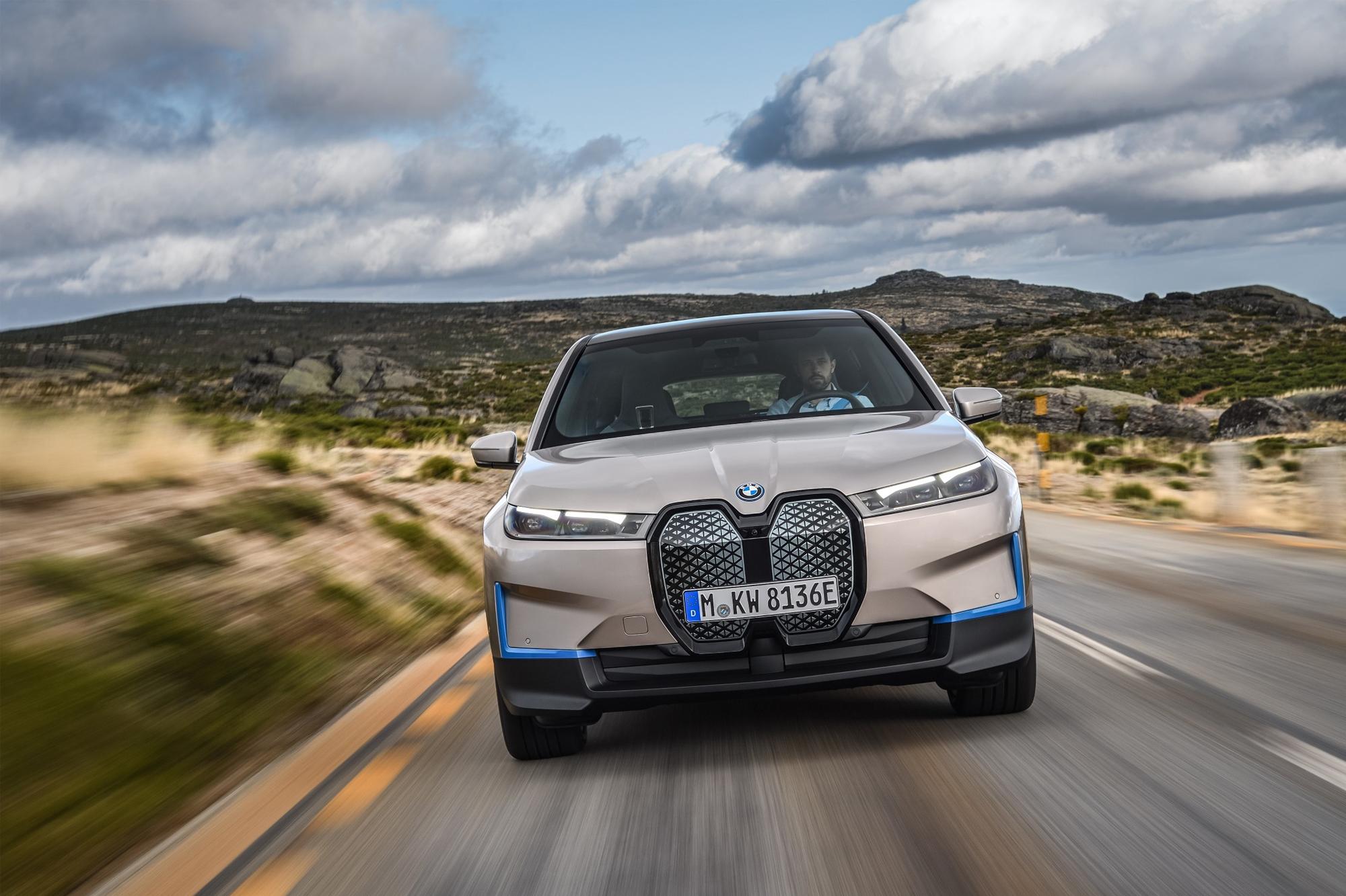 Επίσημο: Αυτή είναι η νέα BMW iX