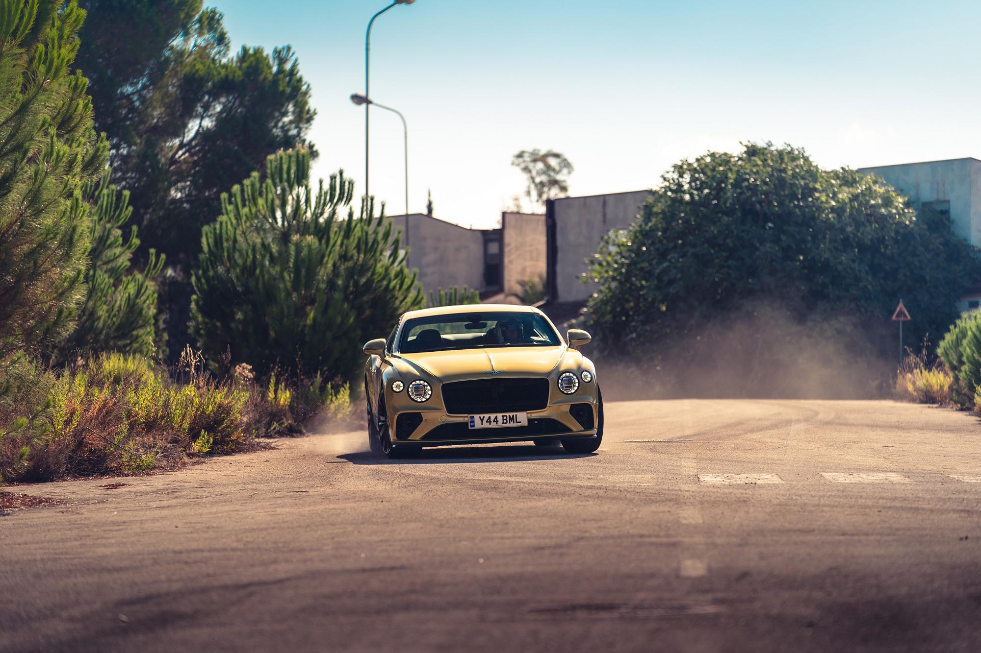 Μια Bentley Continental GT Speed σε επικό drift