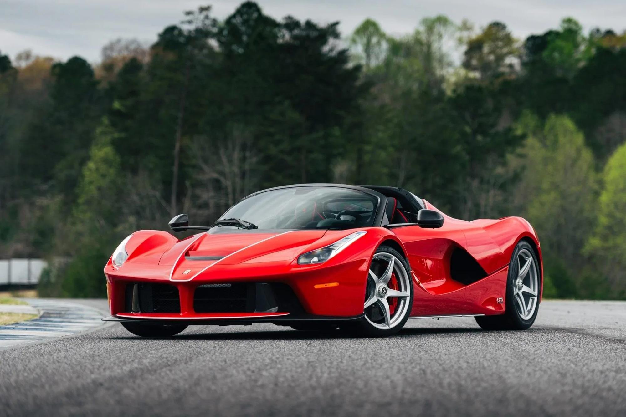 Ferrari LaFerrari Aperta σε αστρονομική τιμή