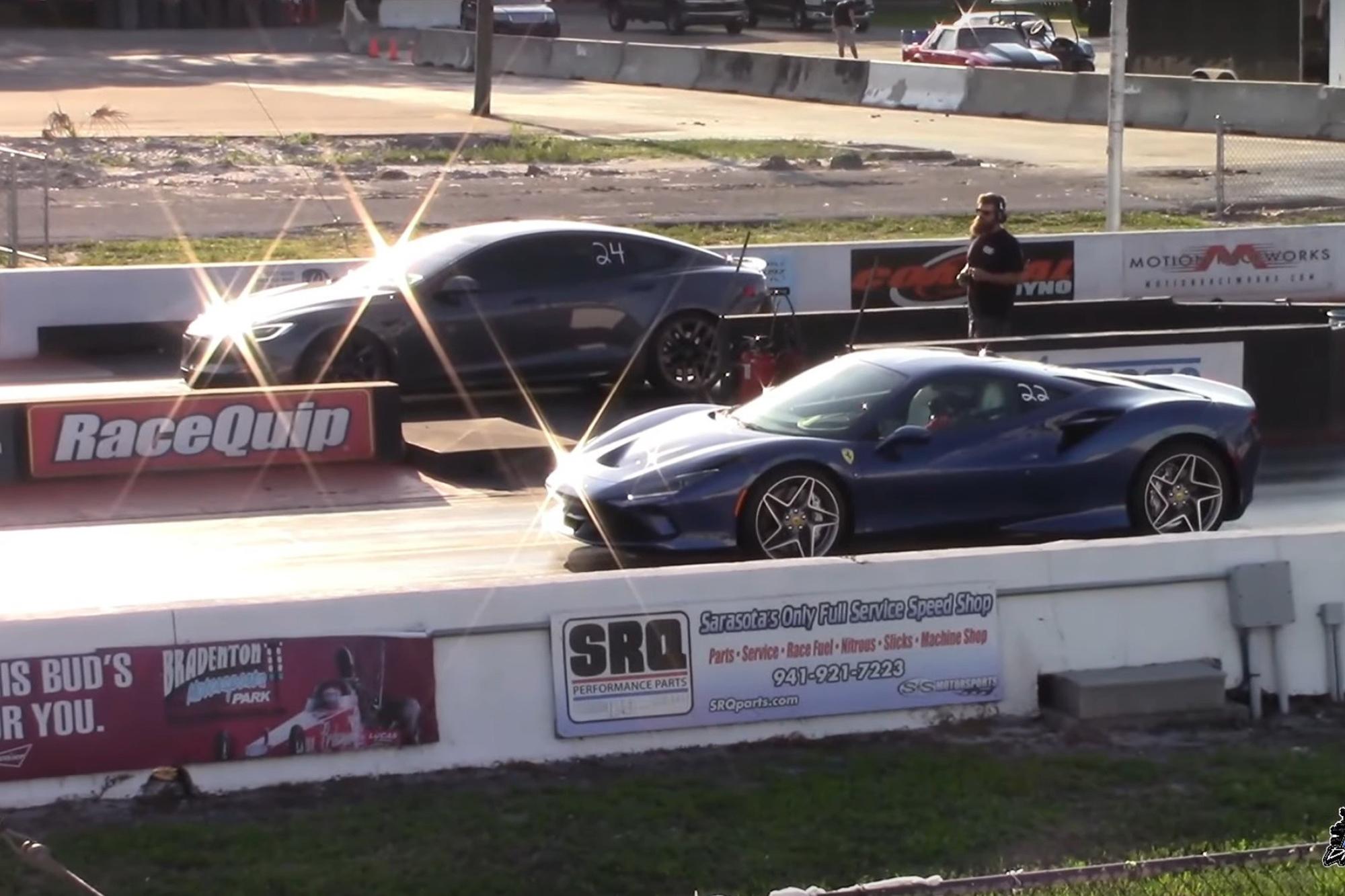 Tesla Model S Plaid VS Ferrari F8 Tributo