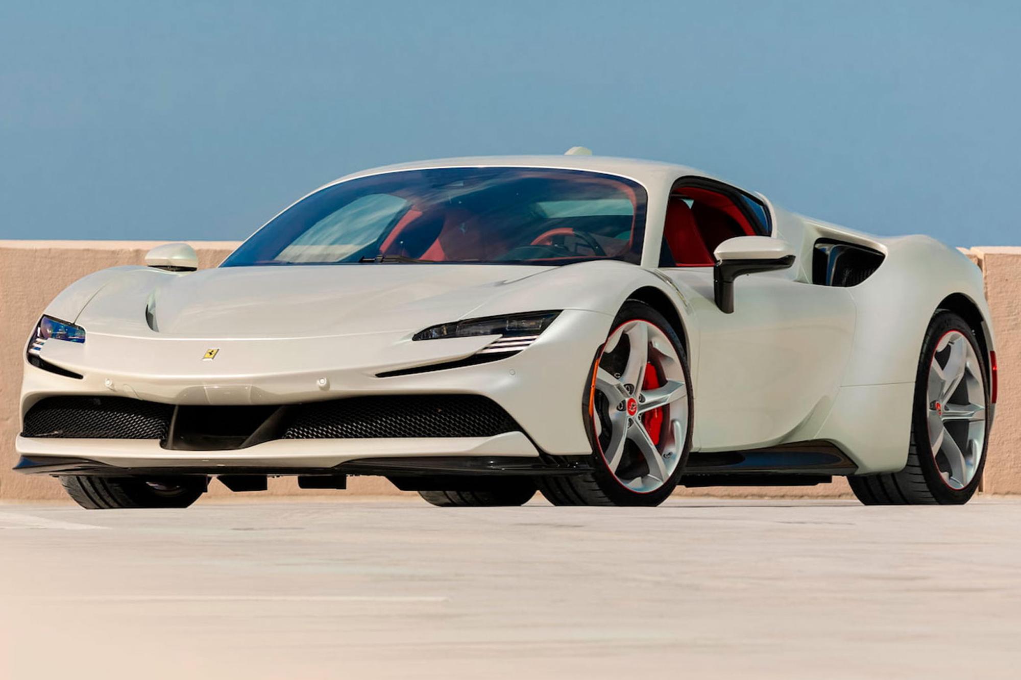 Ferrari: Ετοιμάζεται να εξηλεκτριστεί