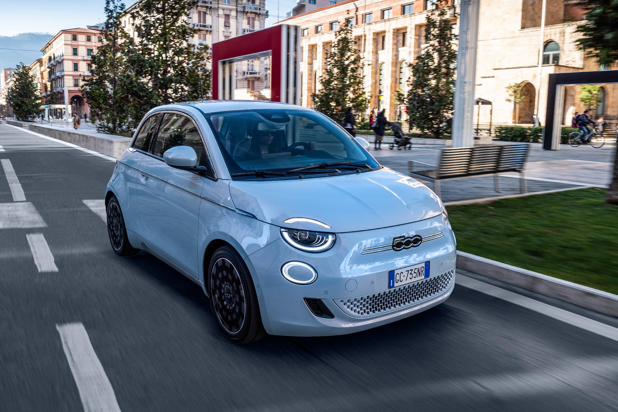 Η Alexa της Amazon συναντά το νέο Fiat 500