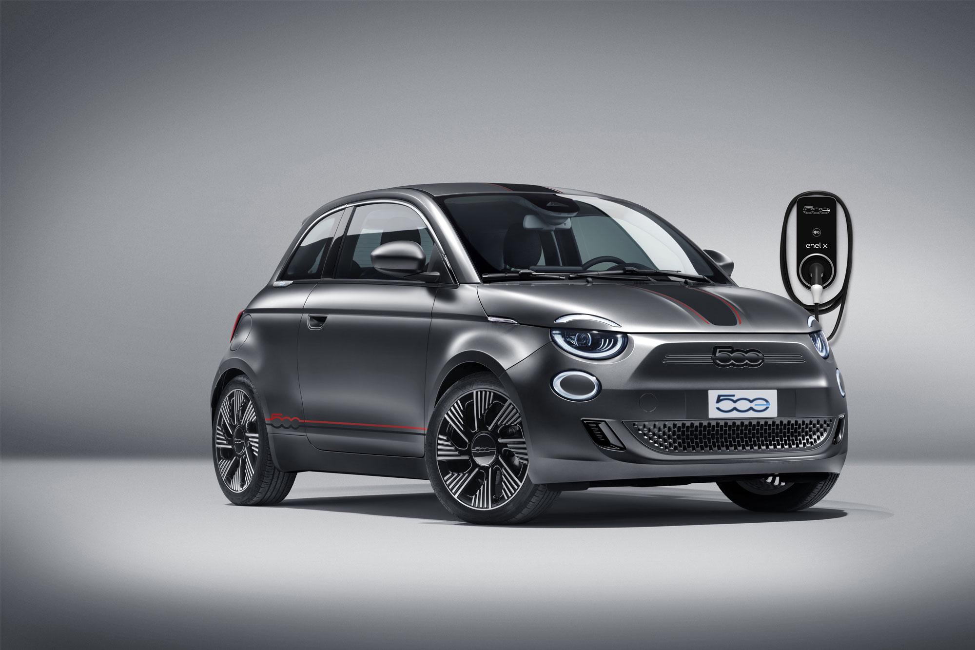 H Mopar κάνει πιο ξεχωριστό το ηλεκτρικό Fiat 500