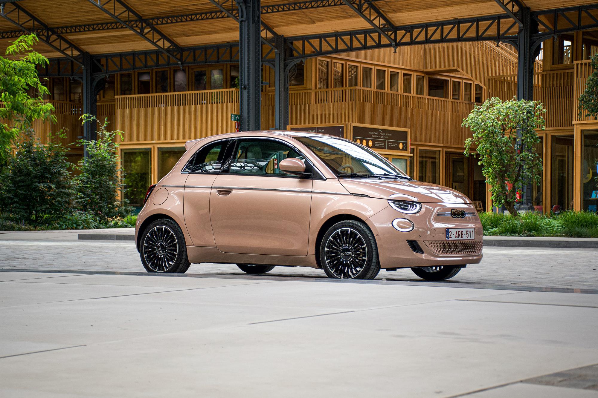 To νέο FIAT 500 στην έκθεση CES 2022 στο Las Vegas Λας Βέγκας
