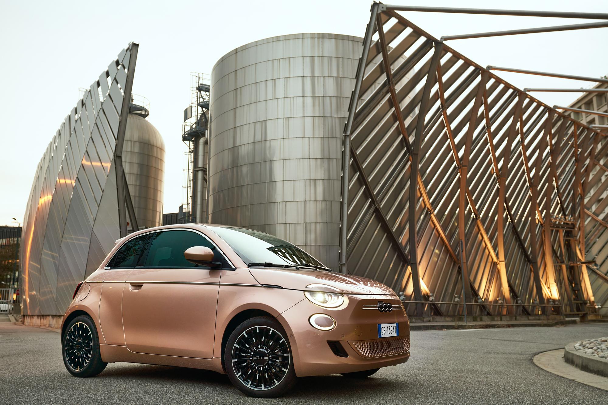 Το νέο ηλεκτρικό Fiat 500 έρχεται στην Ελλάδα με τιμή κάτω των €20.000