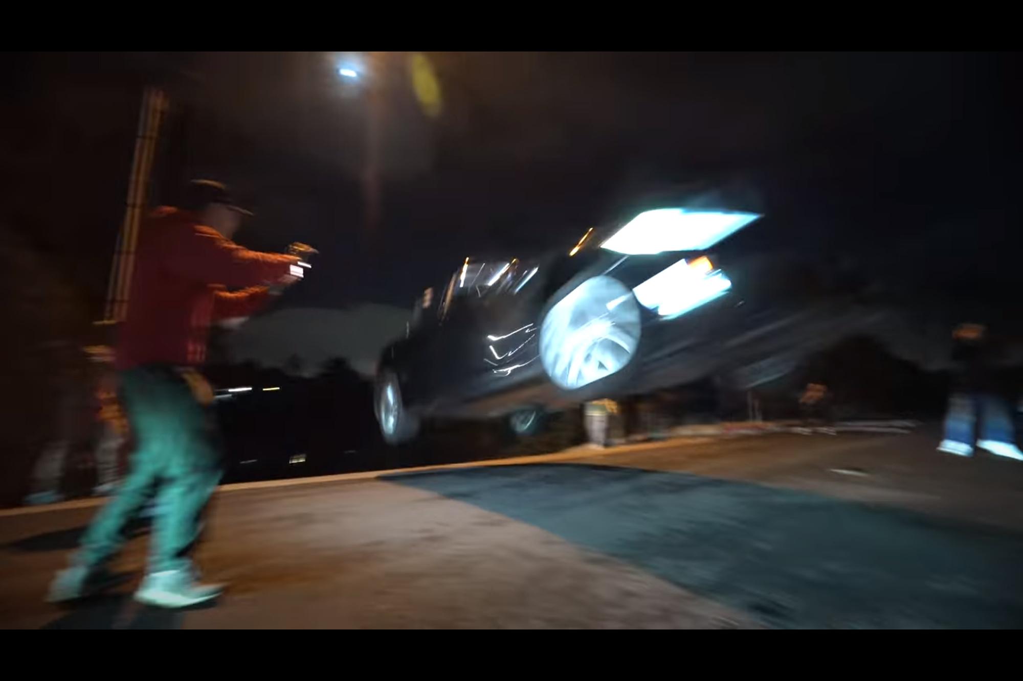 Πετάνε τα Tesla;