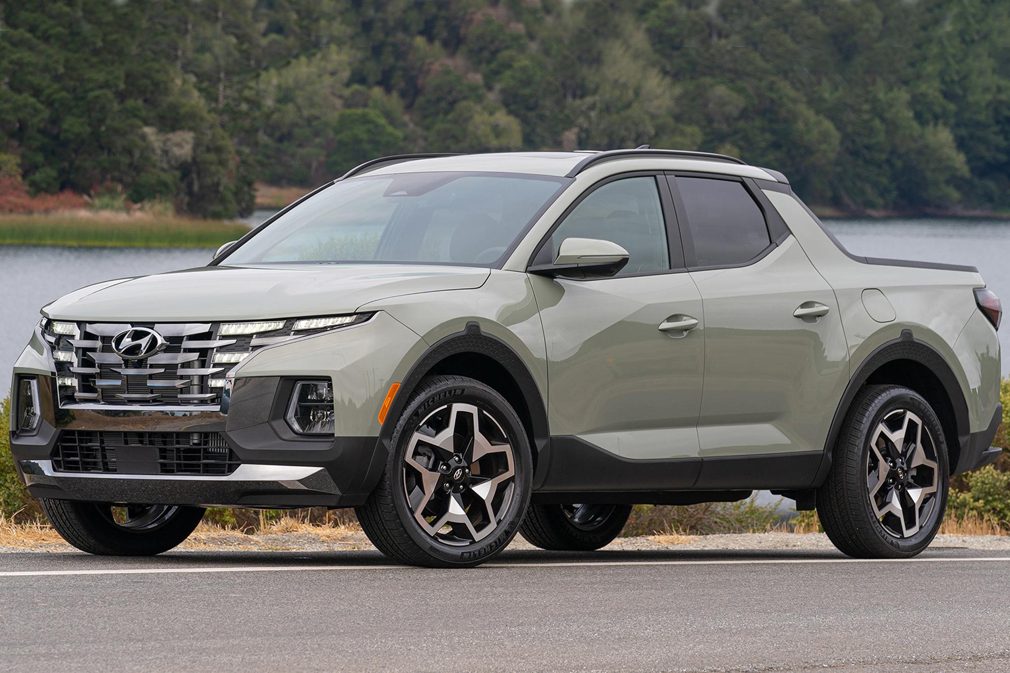 Το Hyundai Santa Cruz πέρασε σε πωλήσεις την Corvette C8!