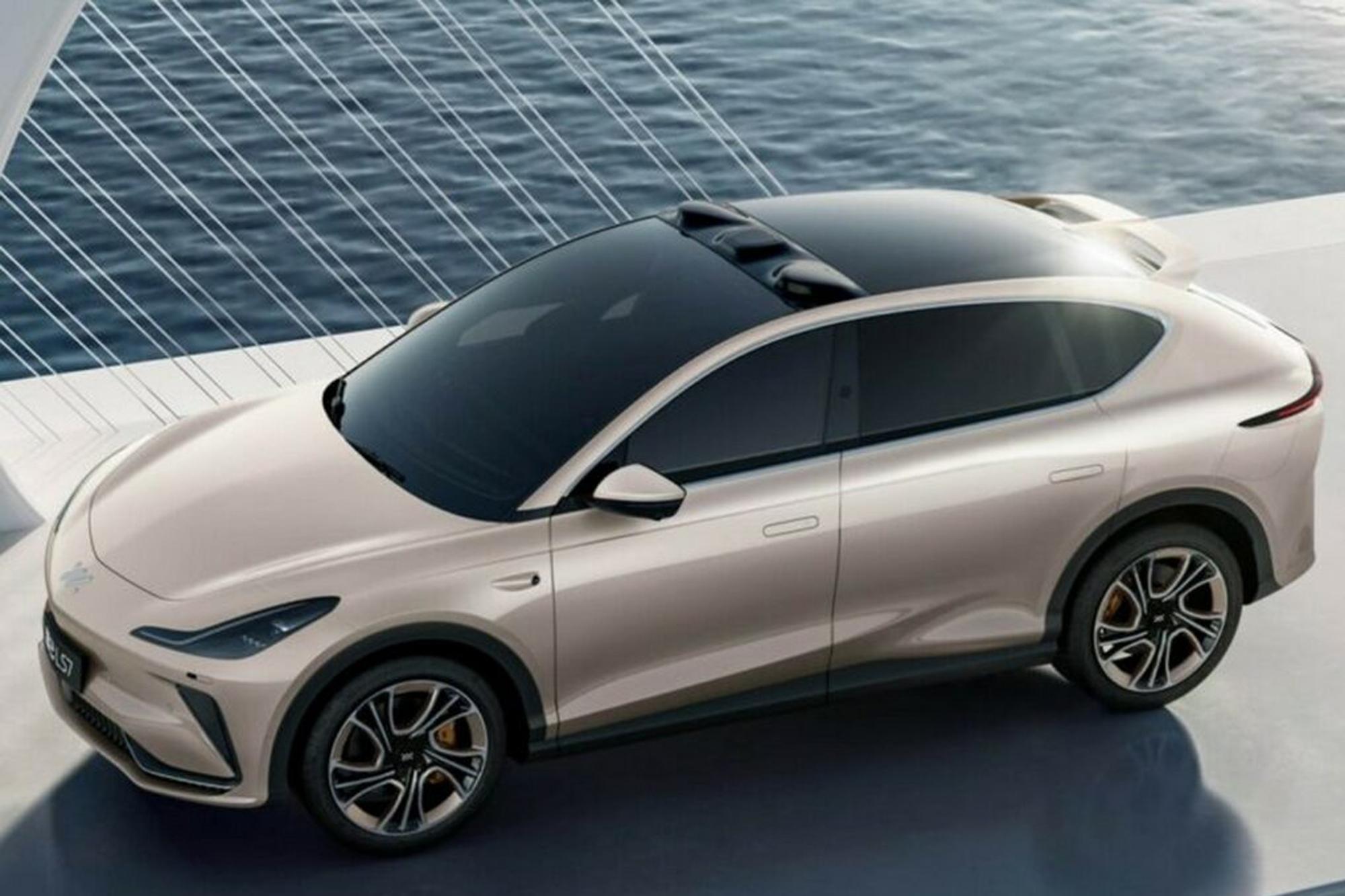 Κινέζικη Aston Martin DBX