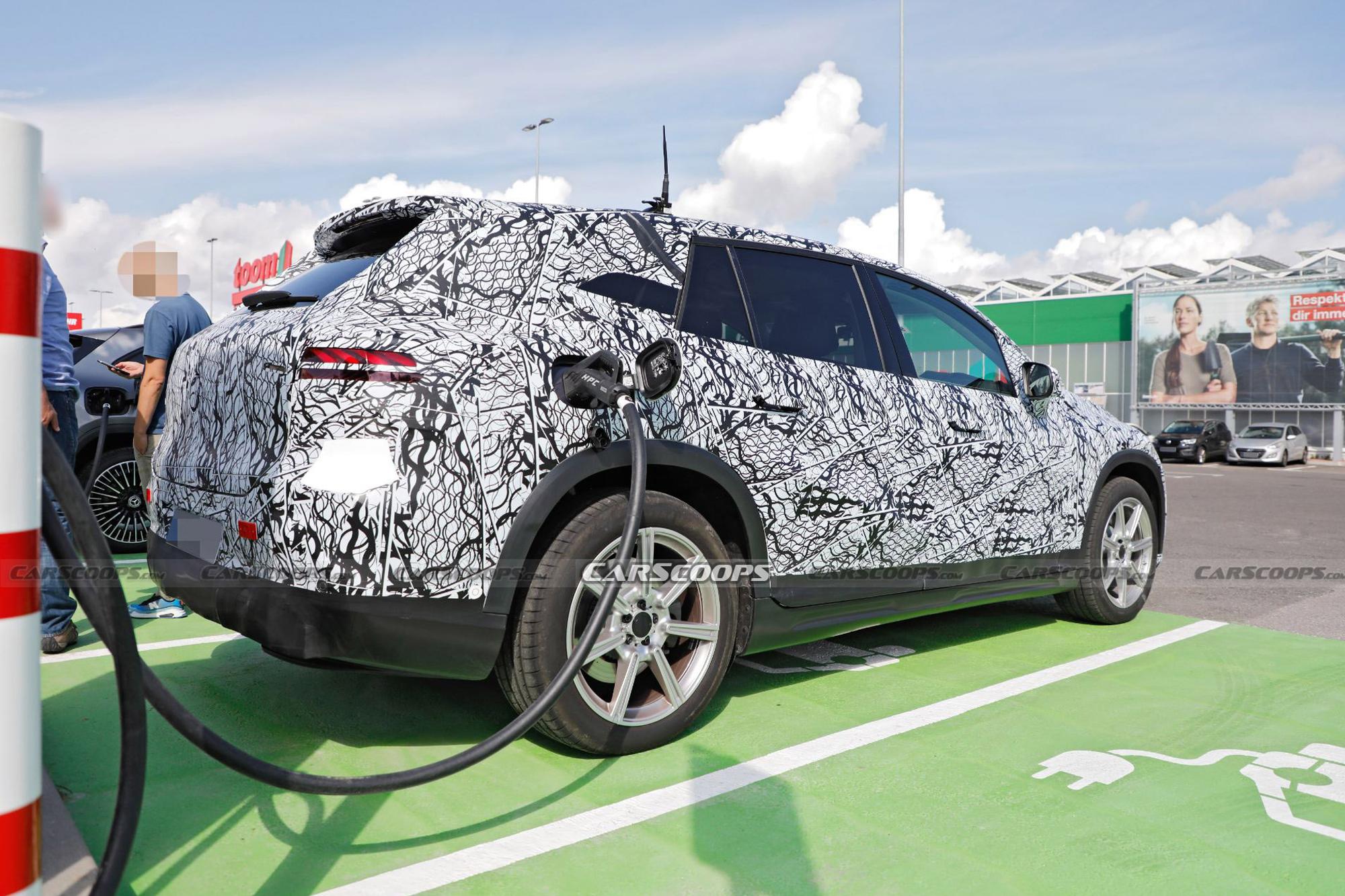 Οι SUV εκδόσεις των Mercedes-Benz EQE και EQS θα αποκαλυφθούν φέτος