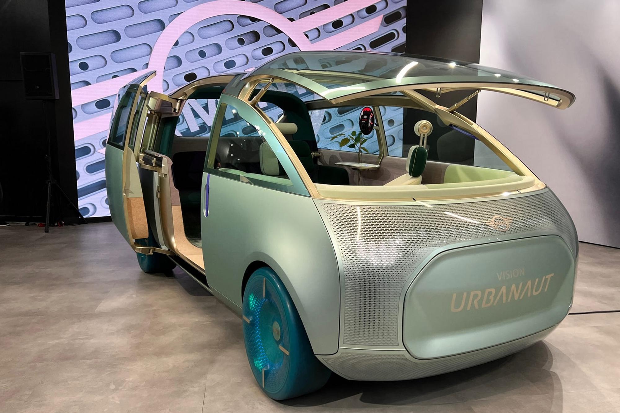 MINI Vision Urbanaut