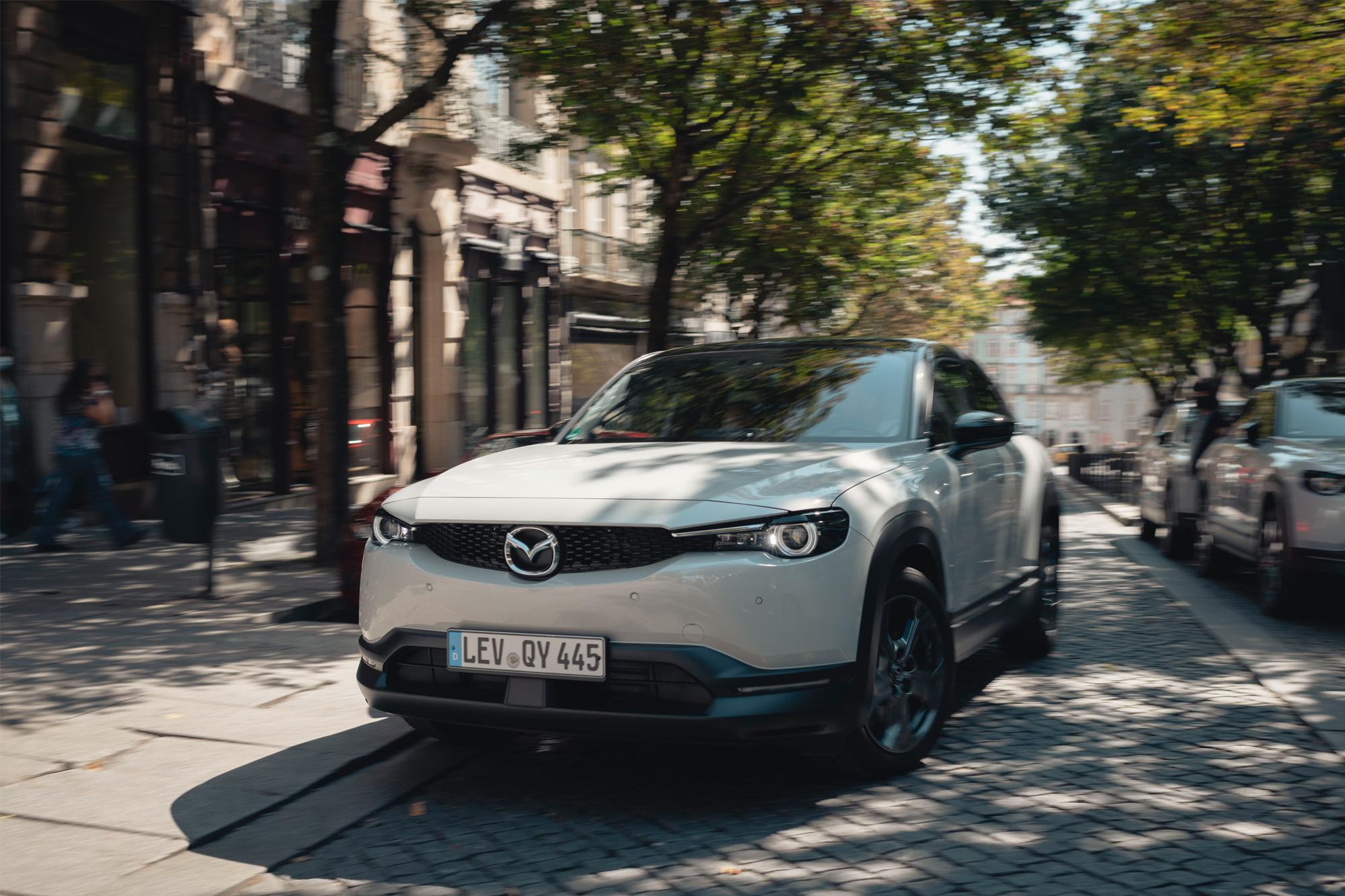 Η Mazda διευρύνει την γκάμα των SUV της