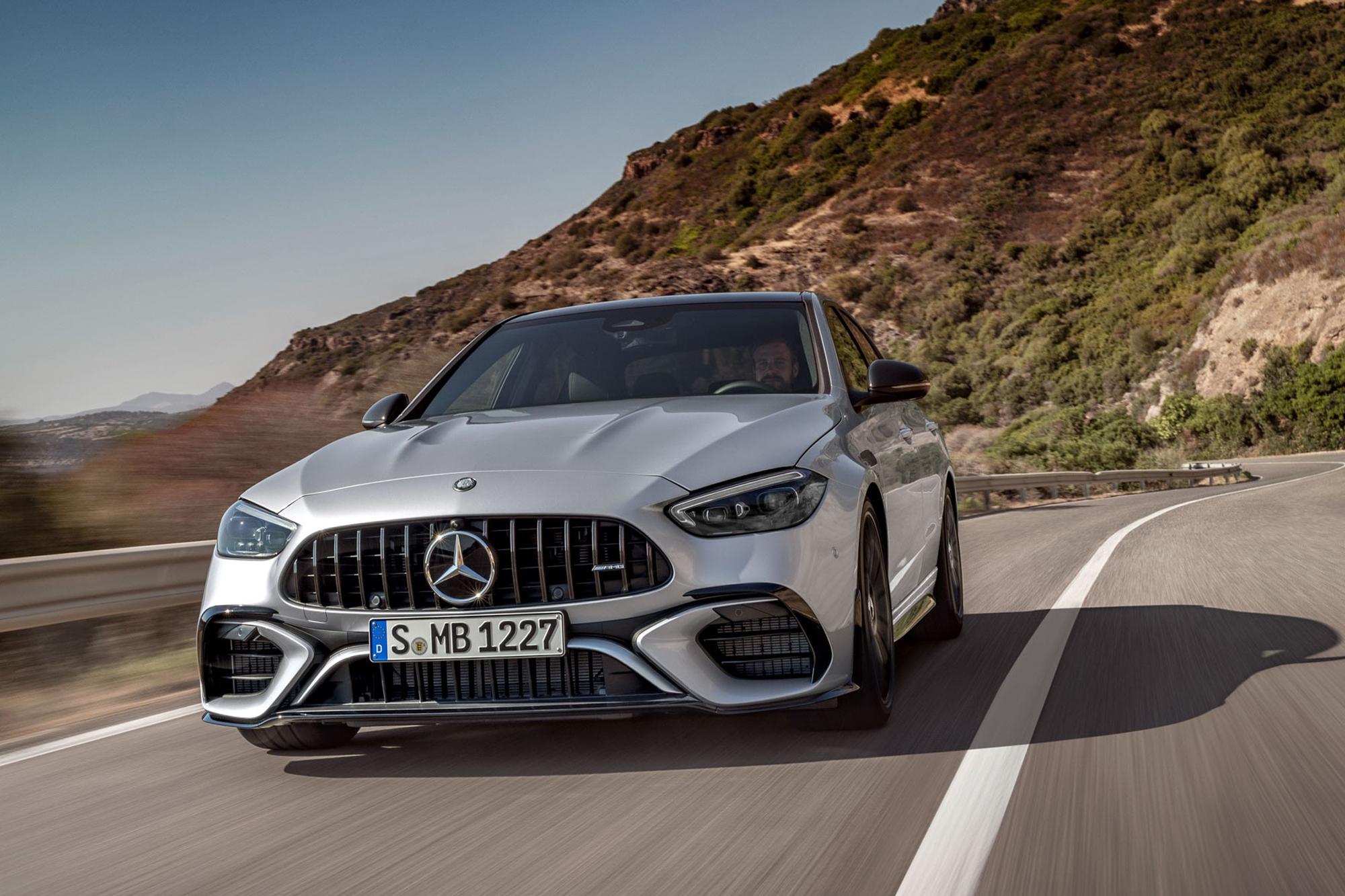 Επίσημο: Mercedes-AMG C63 E Performance