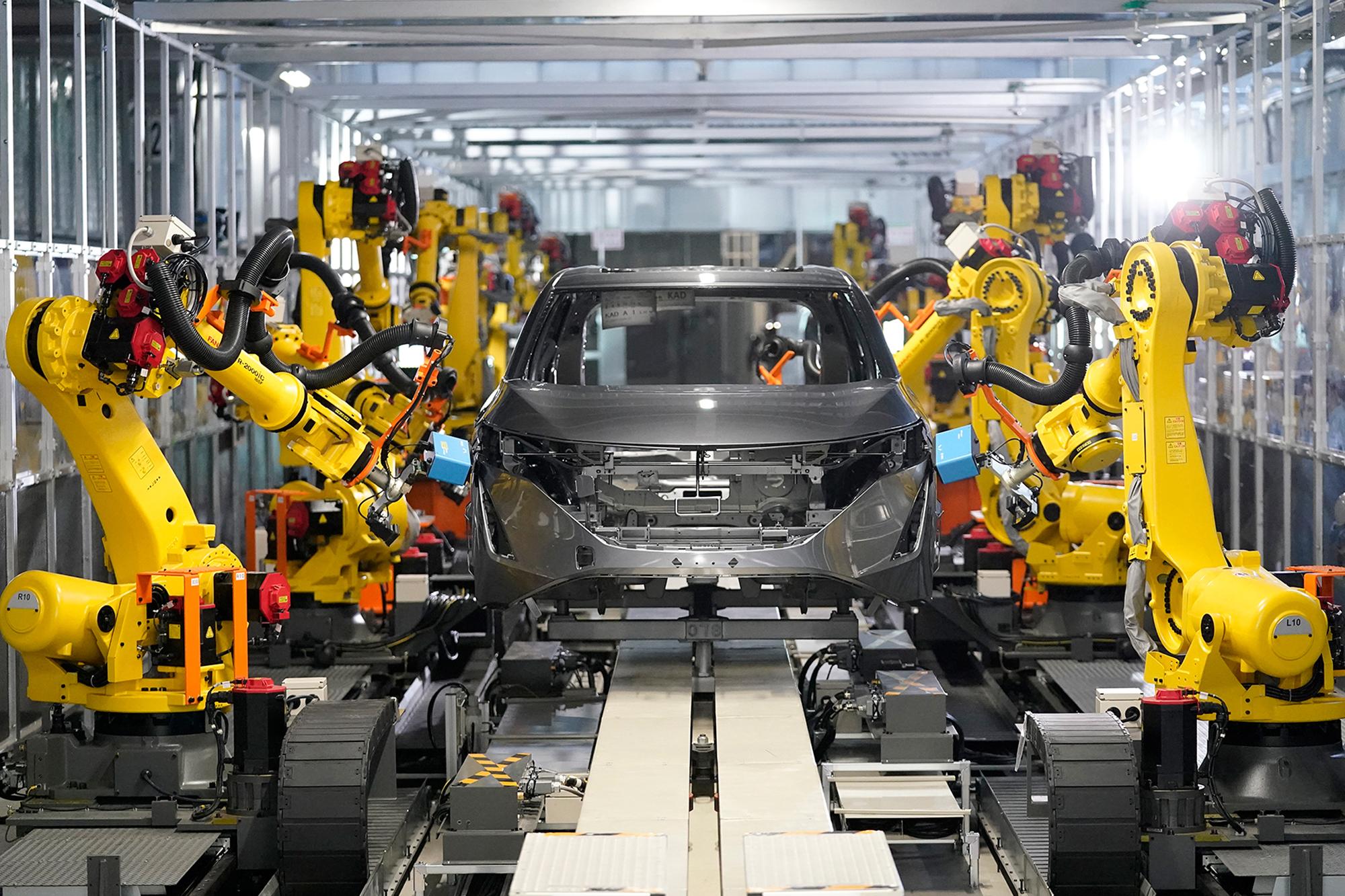 Nissan: Σταματάει τις γραμμές παραγωγής στη Ρωσία