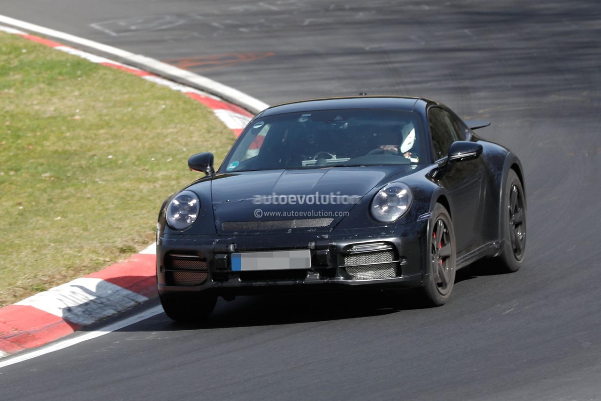 Spyshots: Porsche 911 Dakar