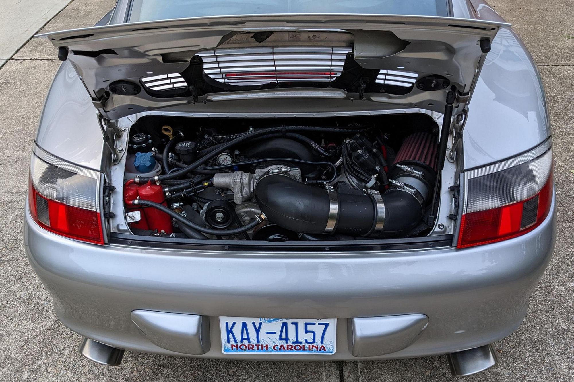 Porsche 911 V8