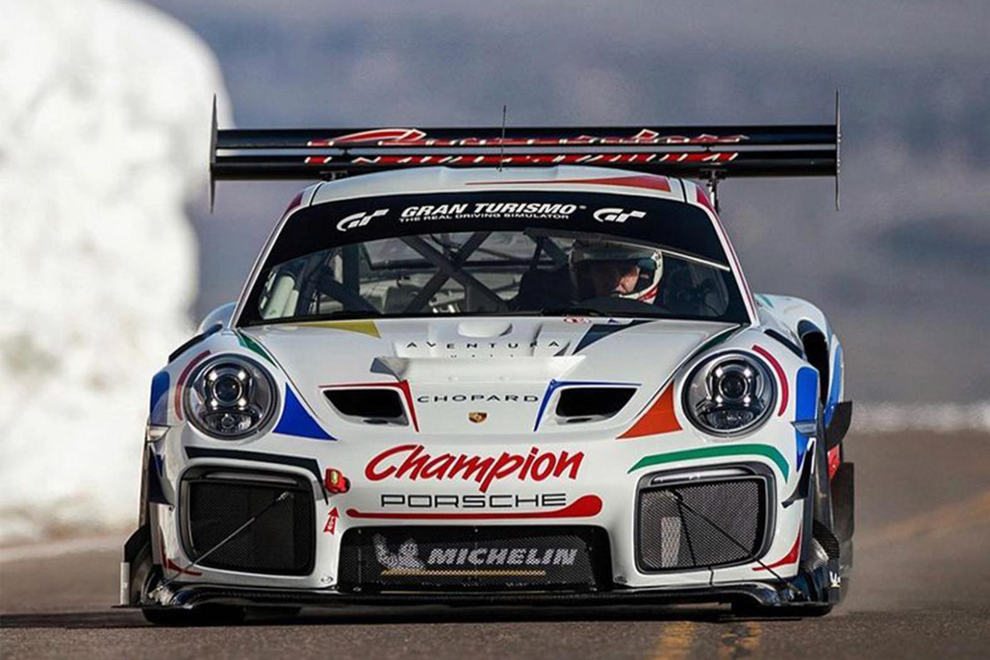 Μία Porsche 911 GT2 RS Clubsport για το Pikes Peak
