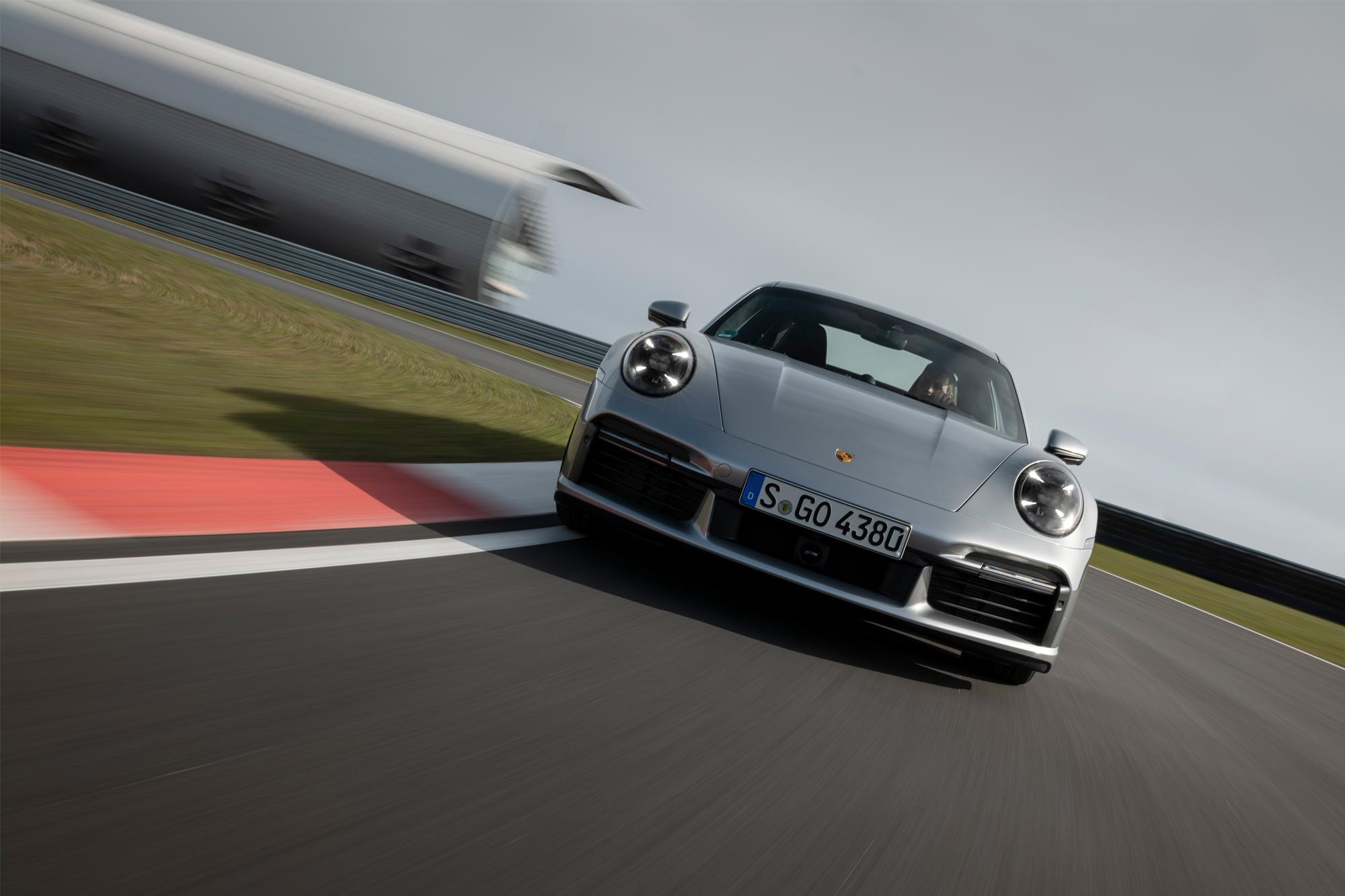 Περισσότερες ηλεκτρικές Porsche