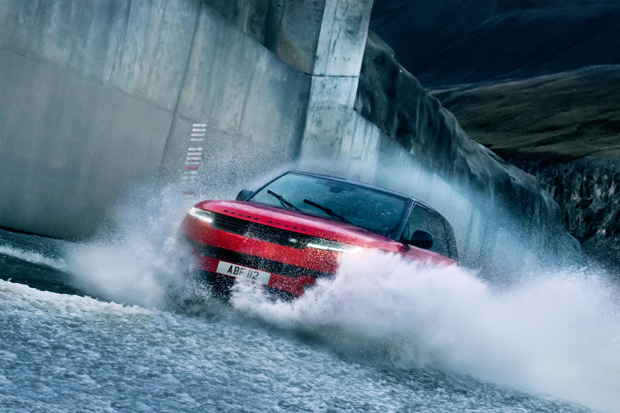 Land Rover: Το νέο Range Rover Sport ανεβαίνει φράγμα!