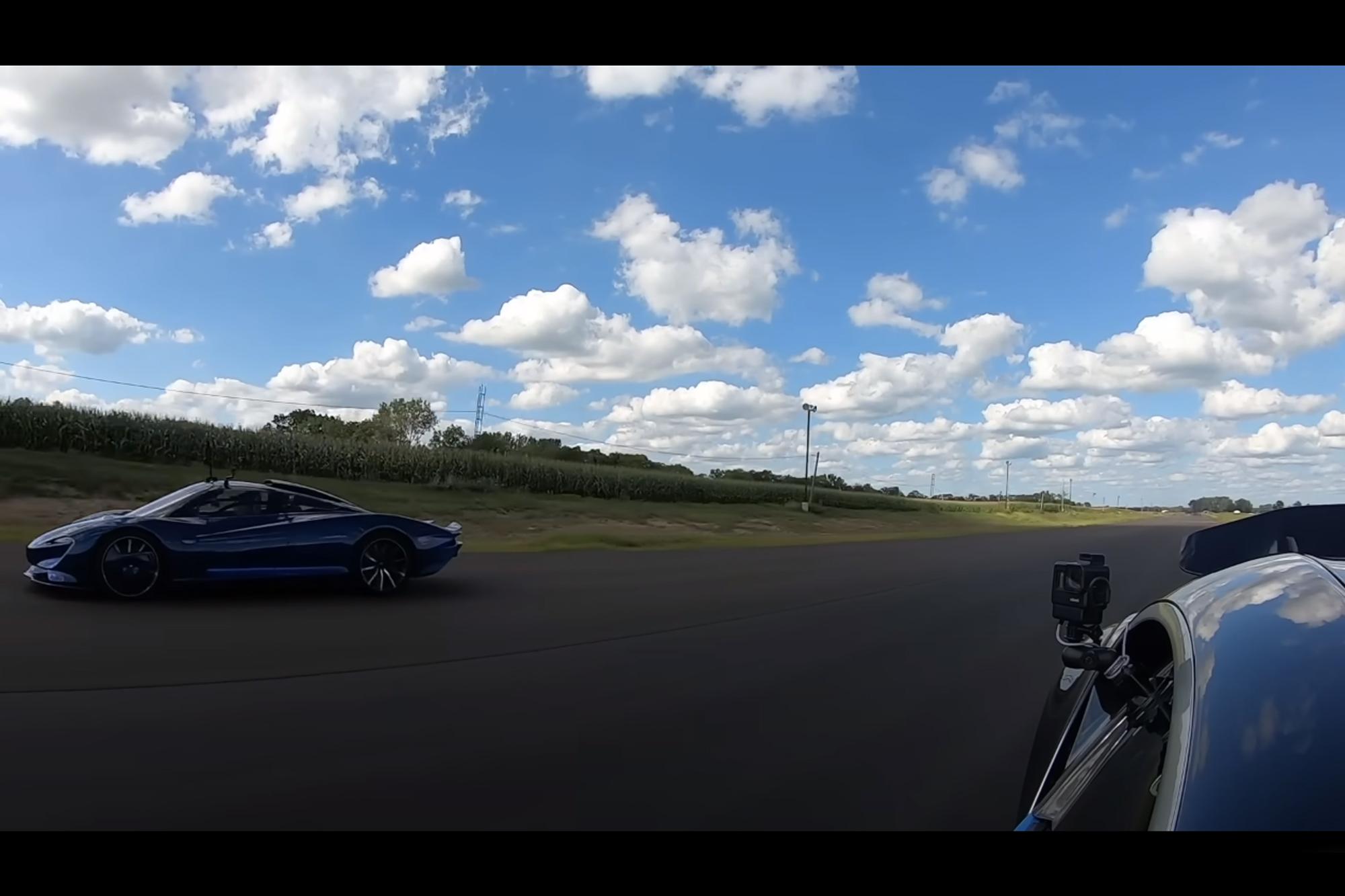 McLaren Speedtail VS Bugatti Chiron