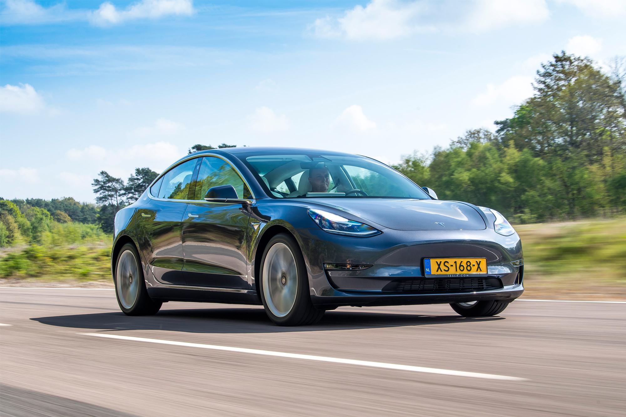 Πρώτο σε πωλήσεις το Tesla Model 3 στην Ελλάδα