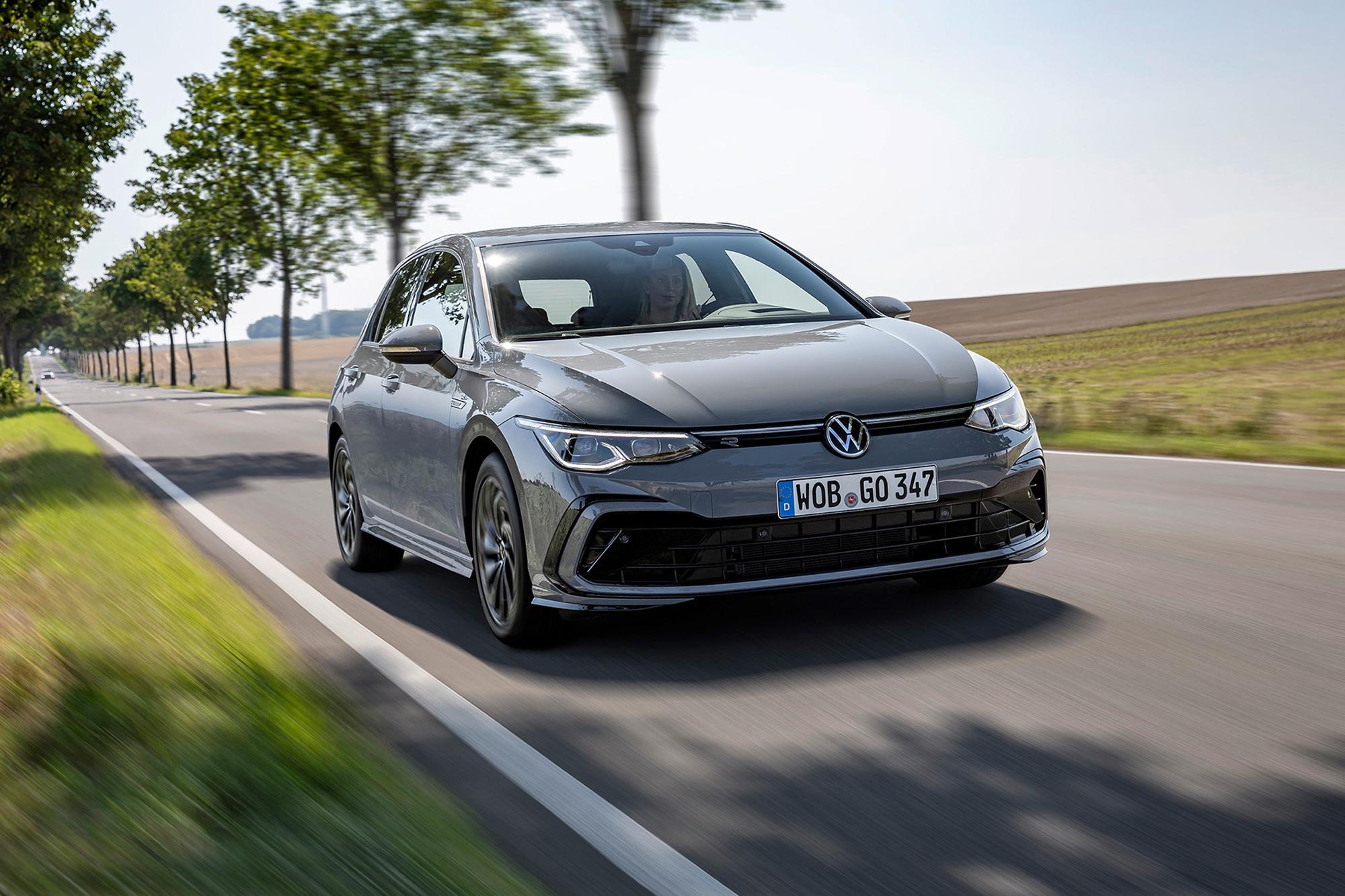 Νέες εκδόσεις Volkswagen Golf: mild-hybrid με 130Ps και R-Line
