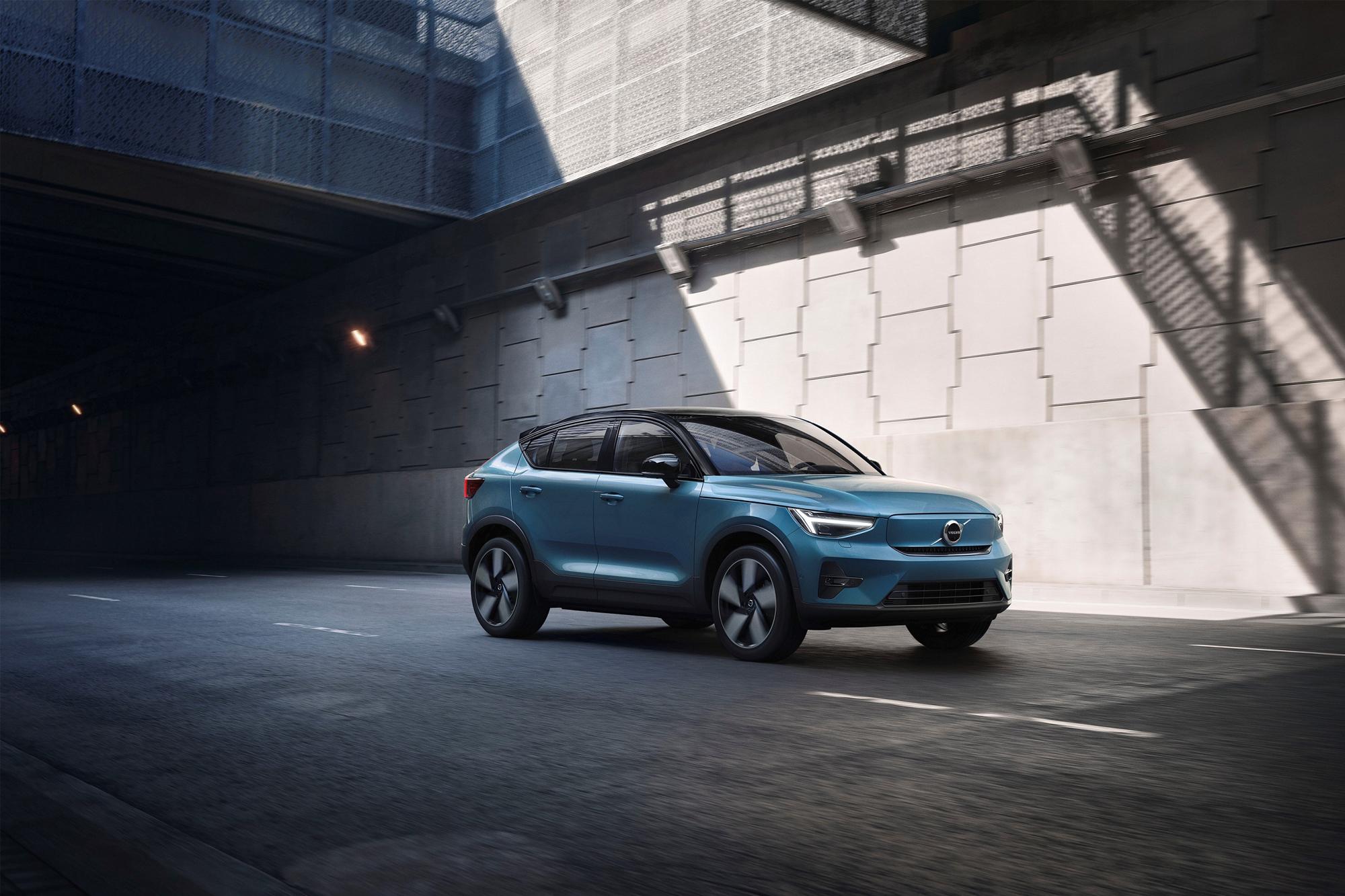 Η Volvo Cars ξεκινά την παραγωγή του C40 Recharge