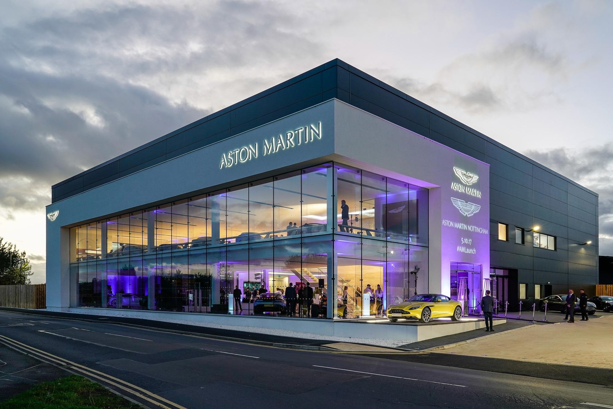 Aston Martin: Πέφτουν οι μετοχές της και μειώνει την παραγωγή της