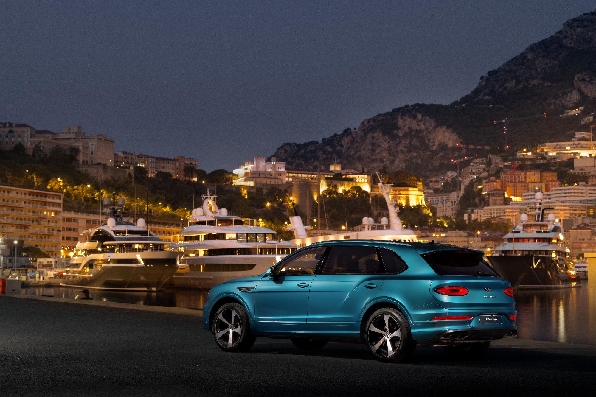 Αποκλειστικά στην Ευρώπη η Bentley Bentayga EWB Azure Riviera Collection