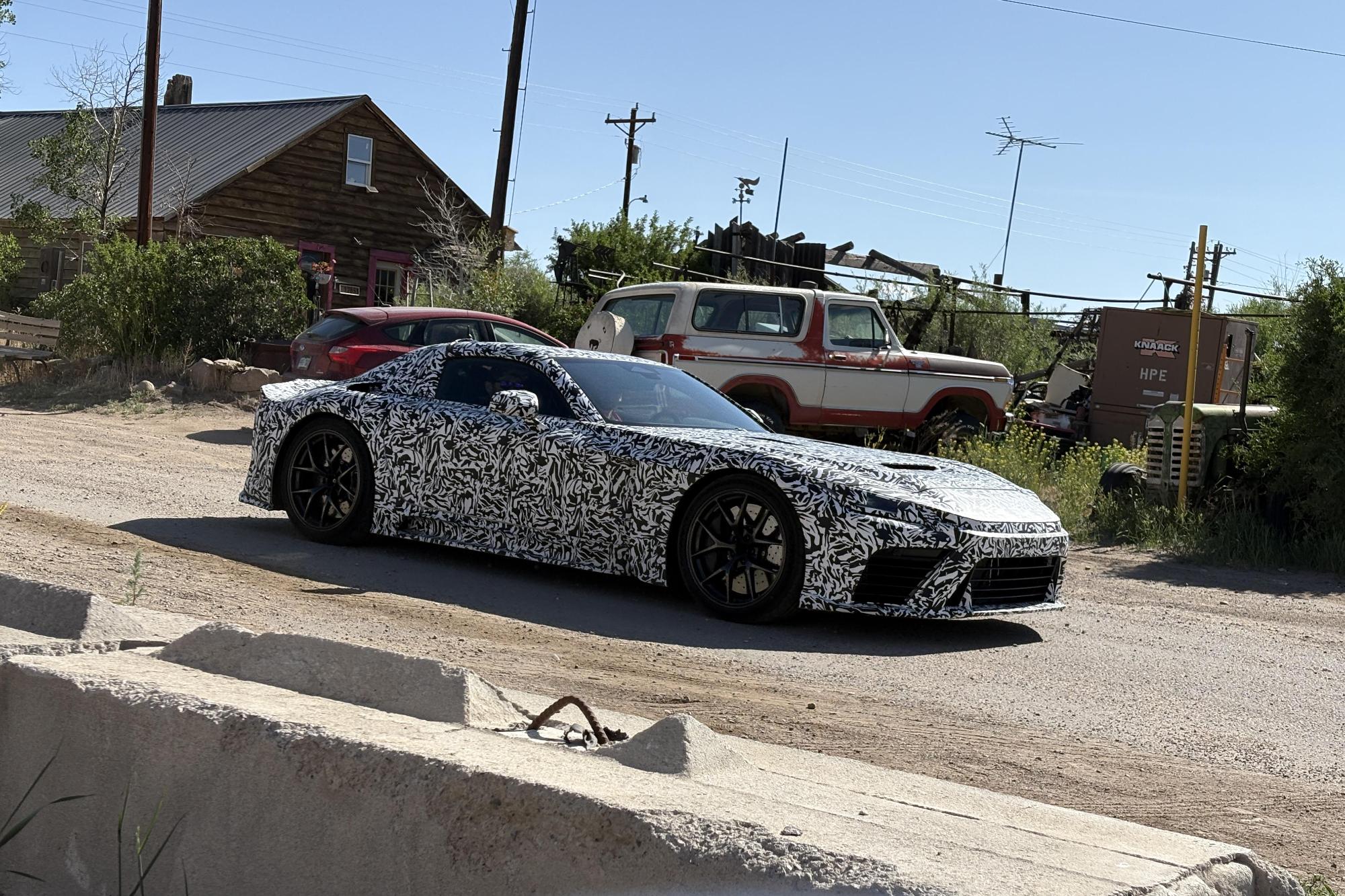 H Lexus δοκιμάζει το supercar LFR στον δρόμο
