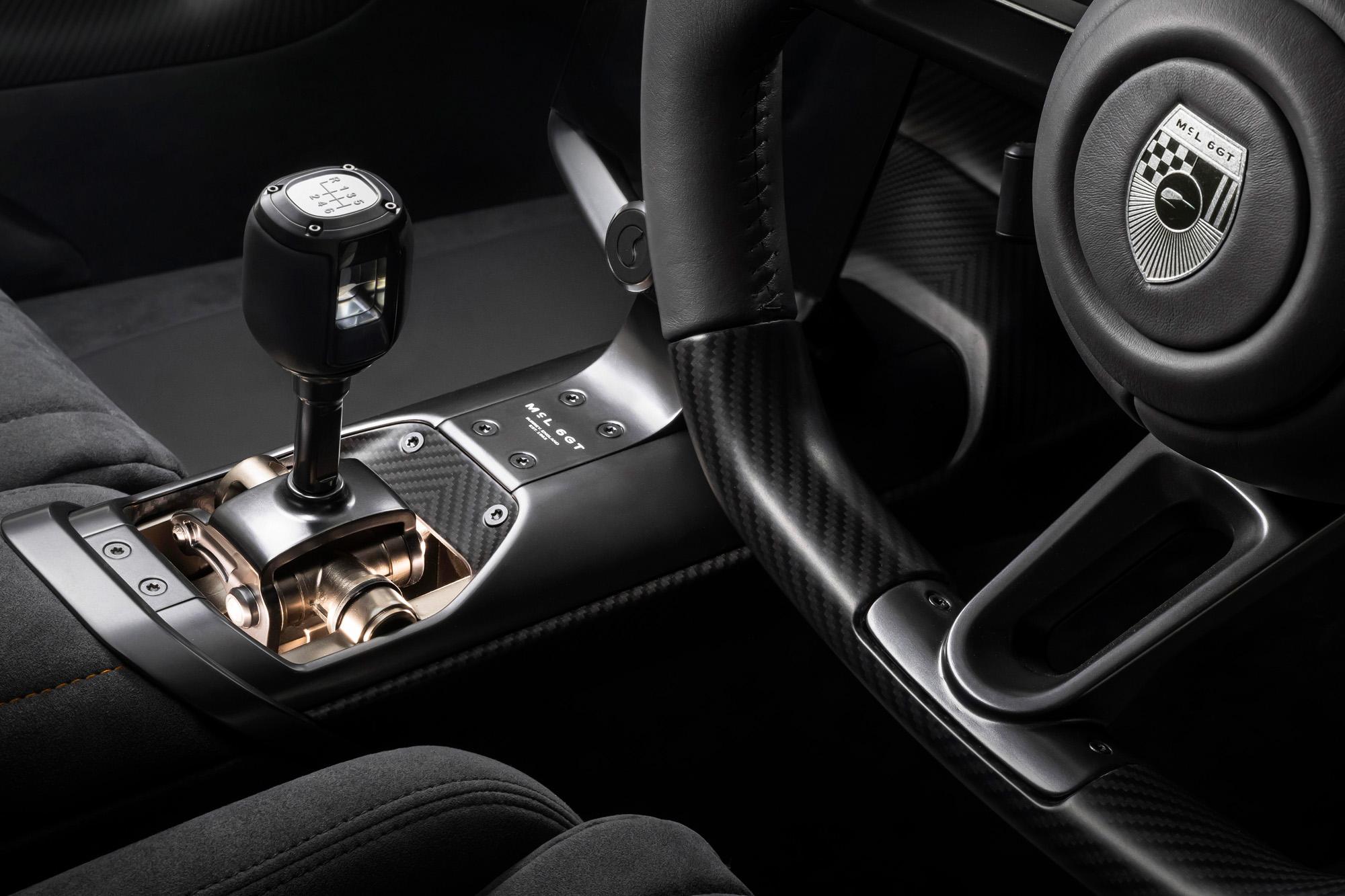 Το πρώτο supercar της McLaren με χειροκίνητο κιβώτιο ταχυτήτων μετά από 34 χρόνια