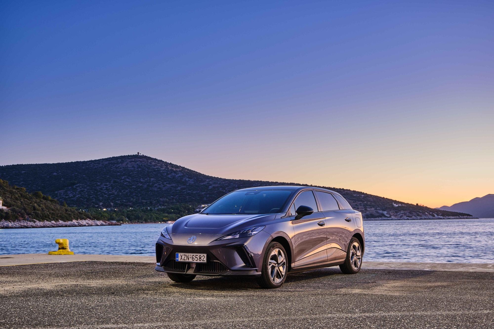 MG: Διαθέσιμες οι εκδόσεις του MG4 με μπαταρία 77kWh αλλά και η ΧPower των 435 Ps