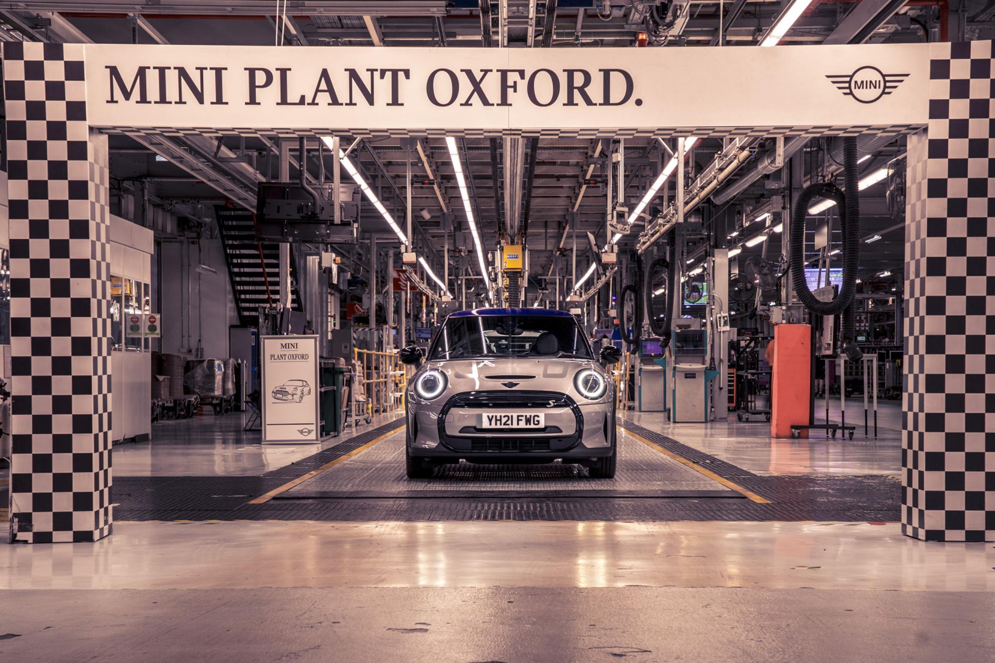 Η Mini καθυστερεί την παραγωγή των ηλεκτρικών Cooper και Aceman