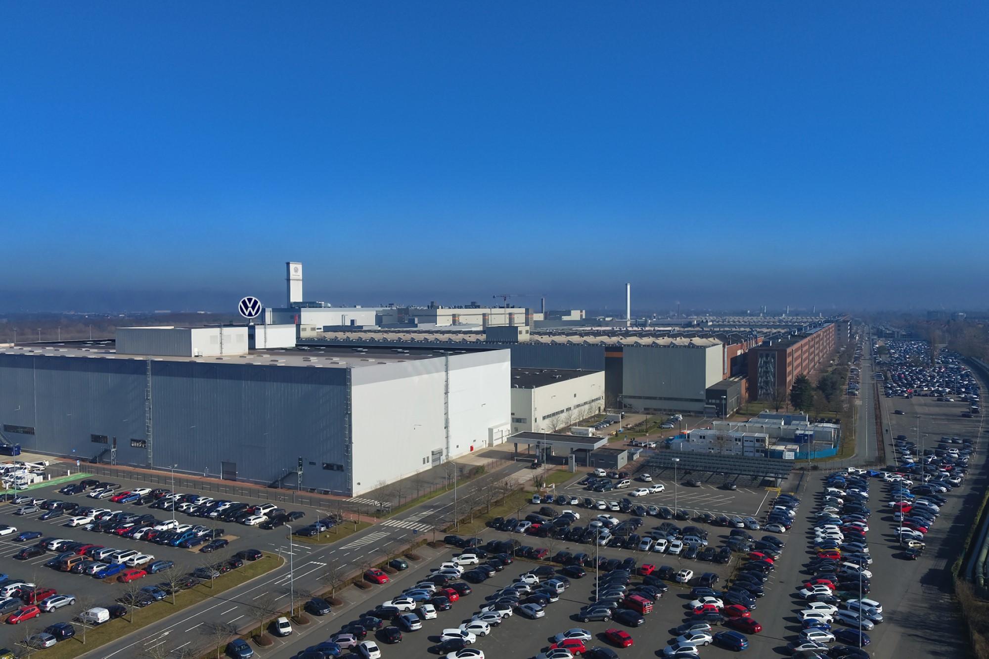 Volkswagen: Πράσινη ηλεκτρική ενέργεια σε όλα τα εργοστάσια Επαγγελματικών Οχημάτων