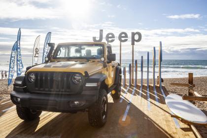 Σερφάροντας με την Jeep στο… Μόναχο!