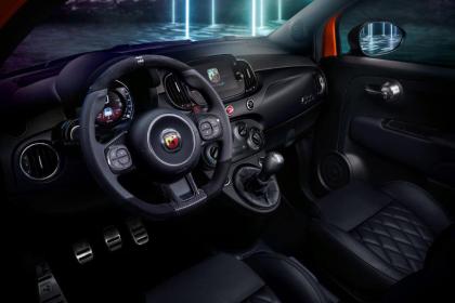 H νέα σειρά Abarth 595/695 στην Ελληνική αγορά