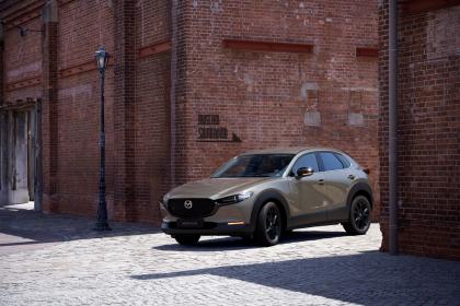Νέες ειδικές εκδόσεις «Nagisa» για τα Mazda3 και CX-30